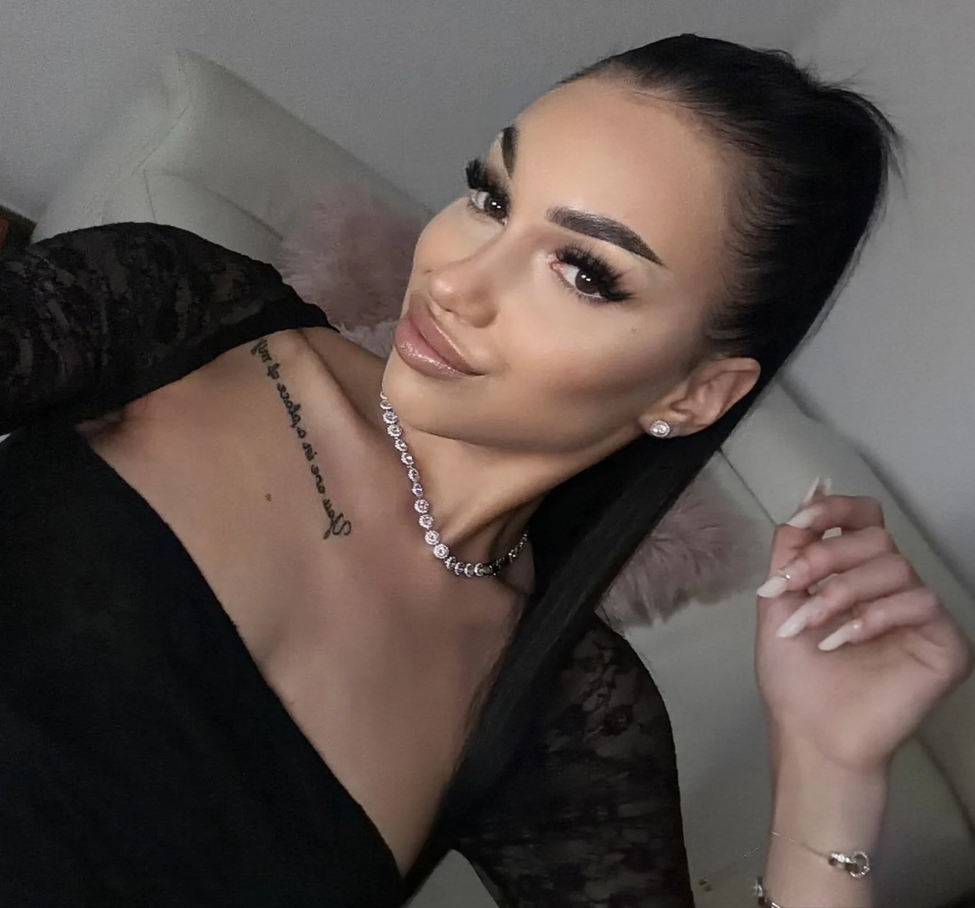 XXX Porn Photo of Nude ilariea_girl 2