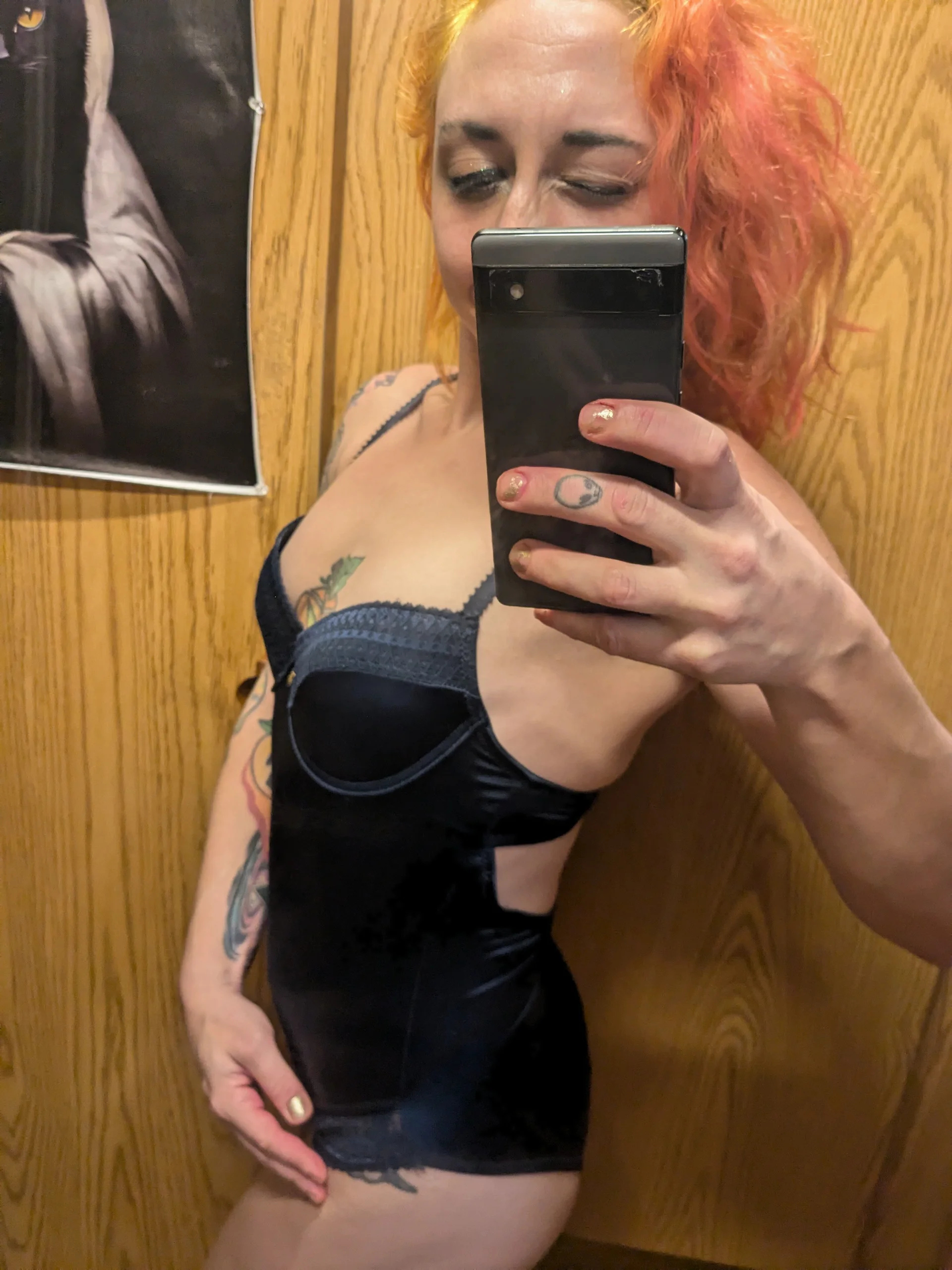 XXX Porn Photo of Nude MissManic666 13