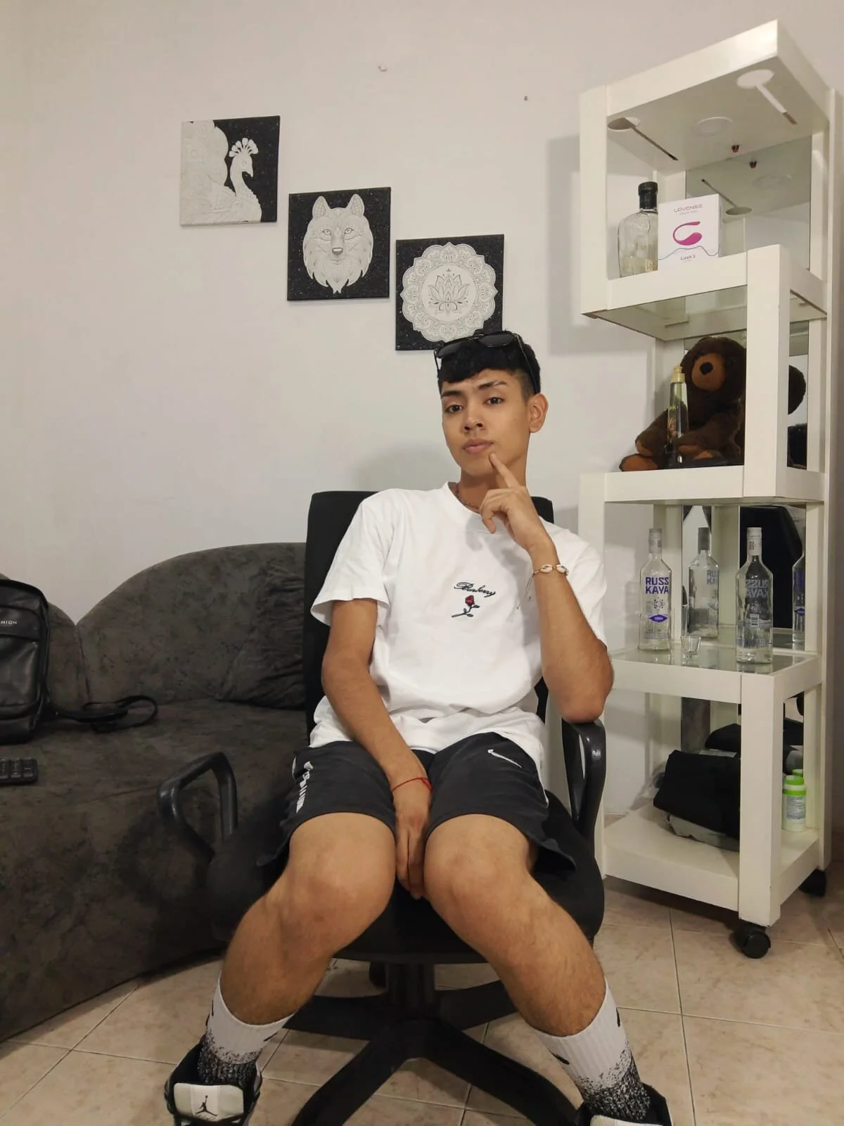 XXX Porn Photo of Nude LoganTwink18 3