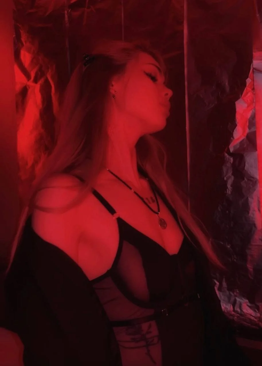 XXX Porn Photo of Nude ManiFreyja 3