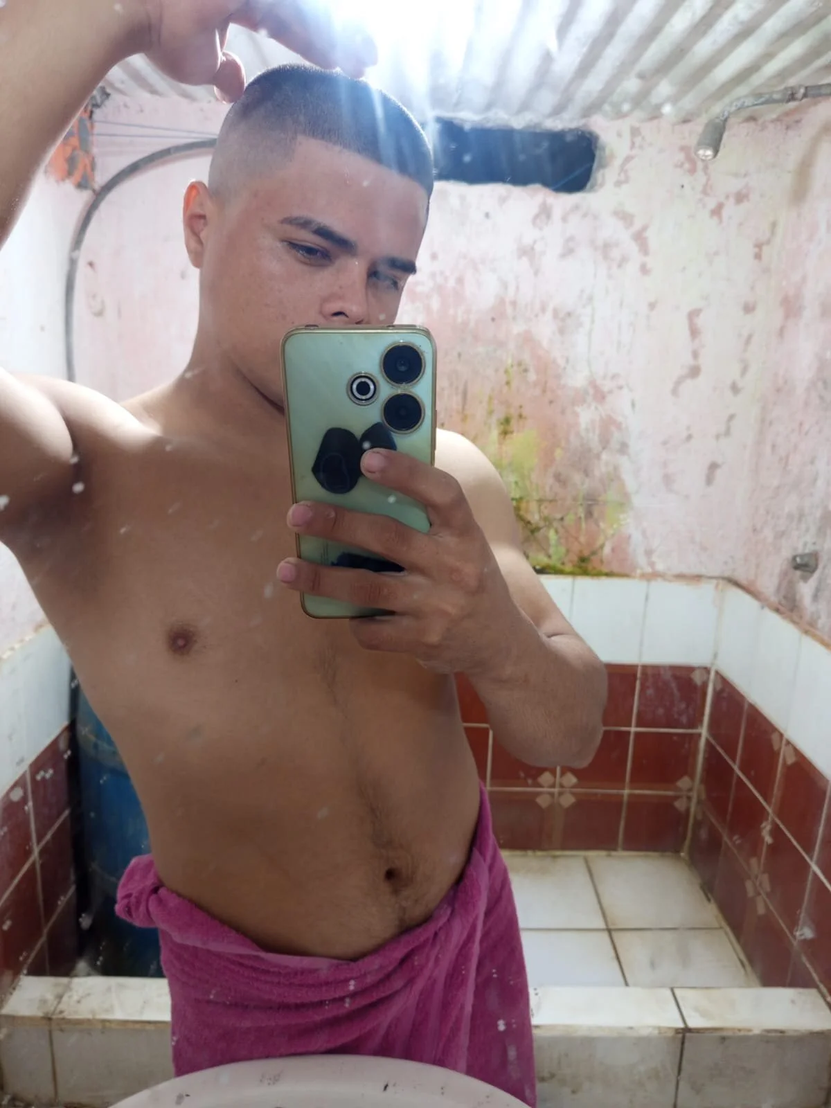 XXX Porn Photo of Nude taylor1991V 5