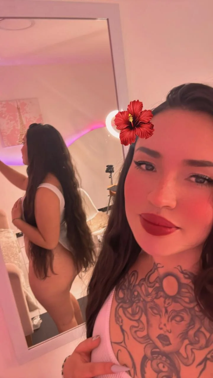 XXX Porn Photo of Nude MedussaThomson 21