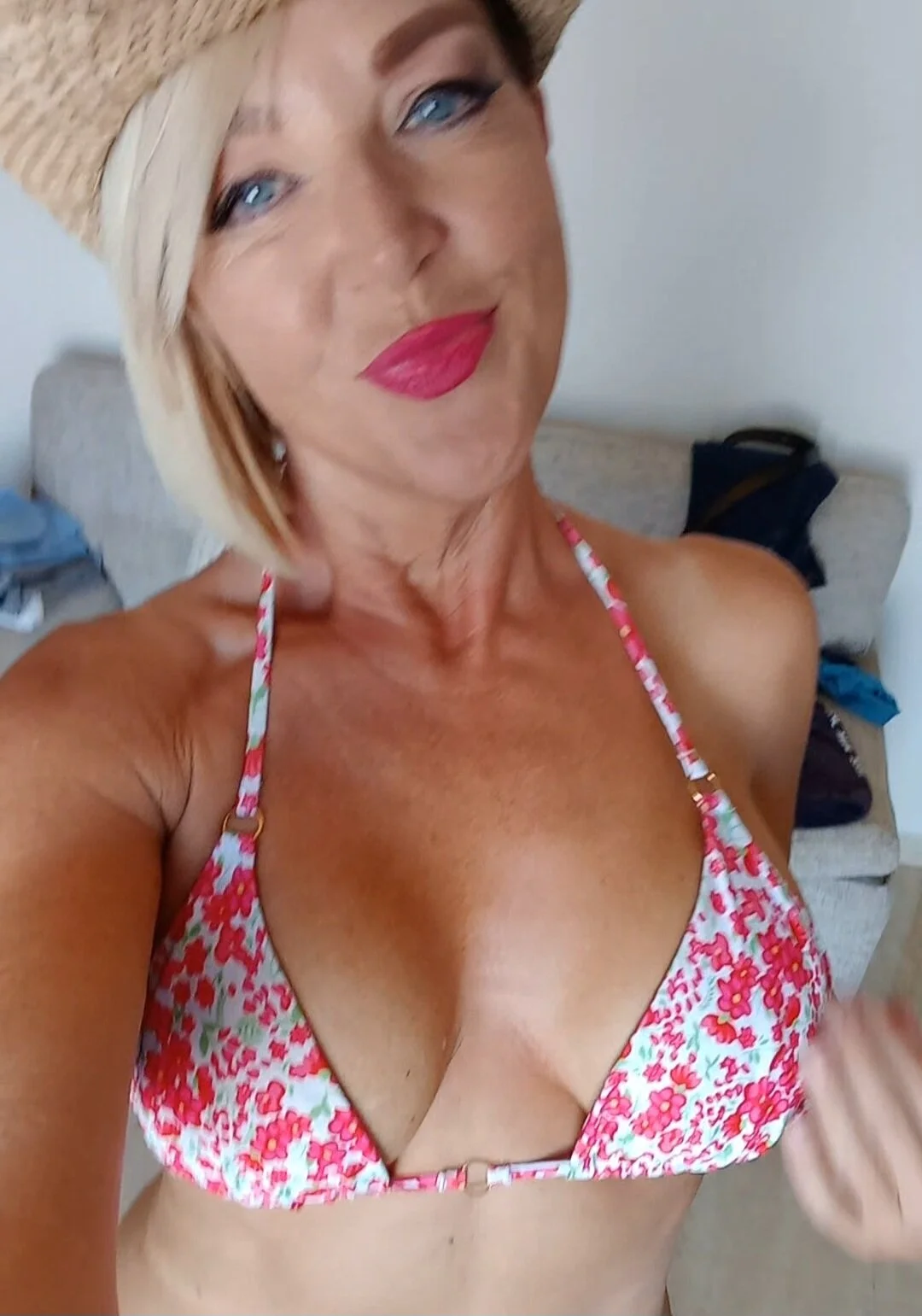 XXX Porn Photo of Nude british_milf1970 12