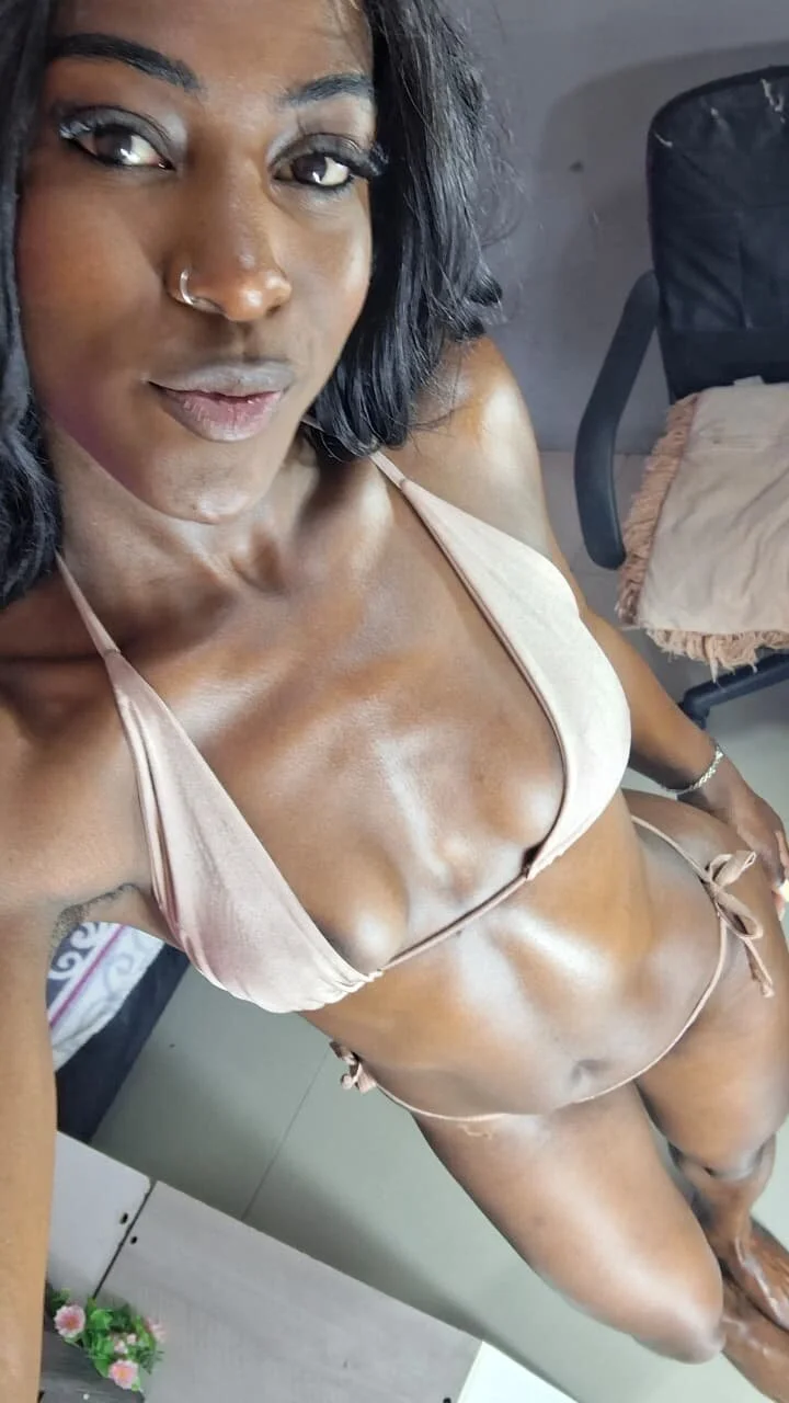 XXX Porn Photo of Nude criselandrea707rs 15