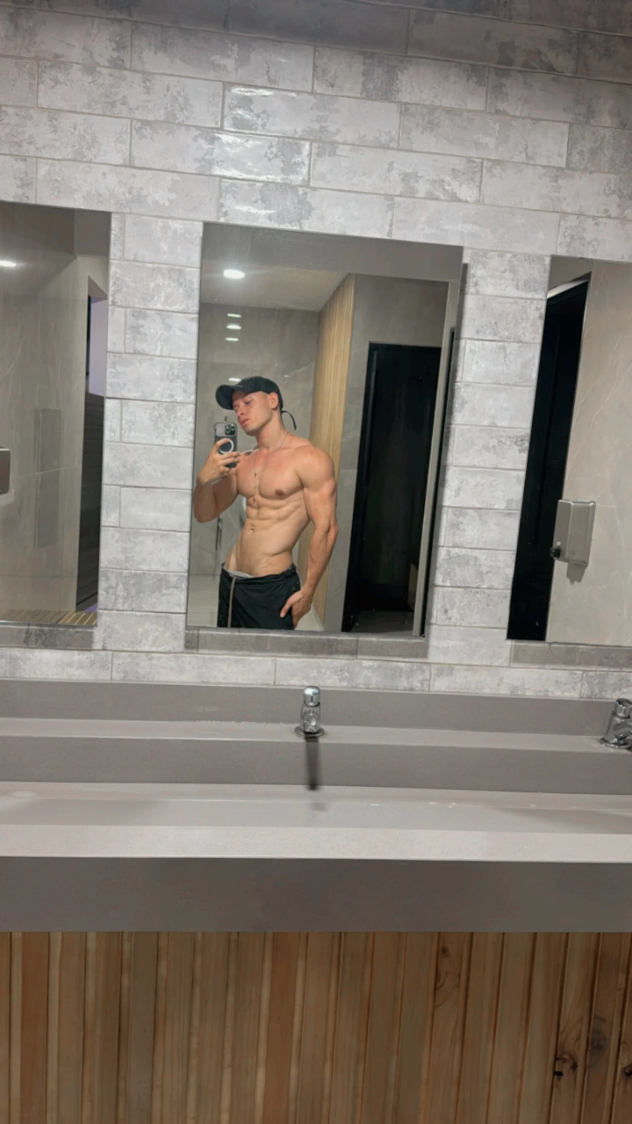 XXX Porn Photo of Nude Branfonhot_ 3