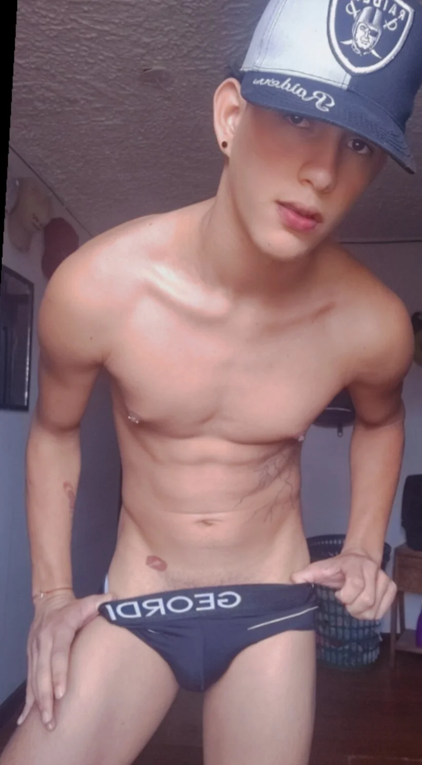 XXX Porn Photo of Nude theo_bigcock_ 12