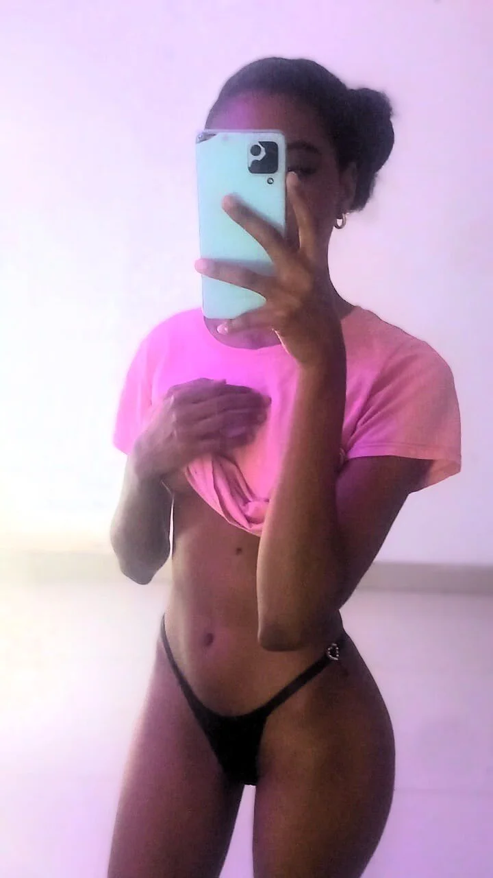 XXX Porn Photo of Nude CarlaRosee 9