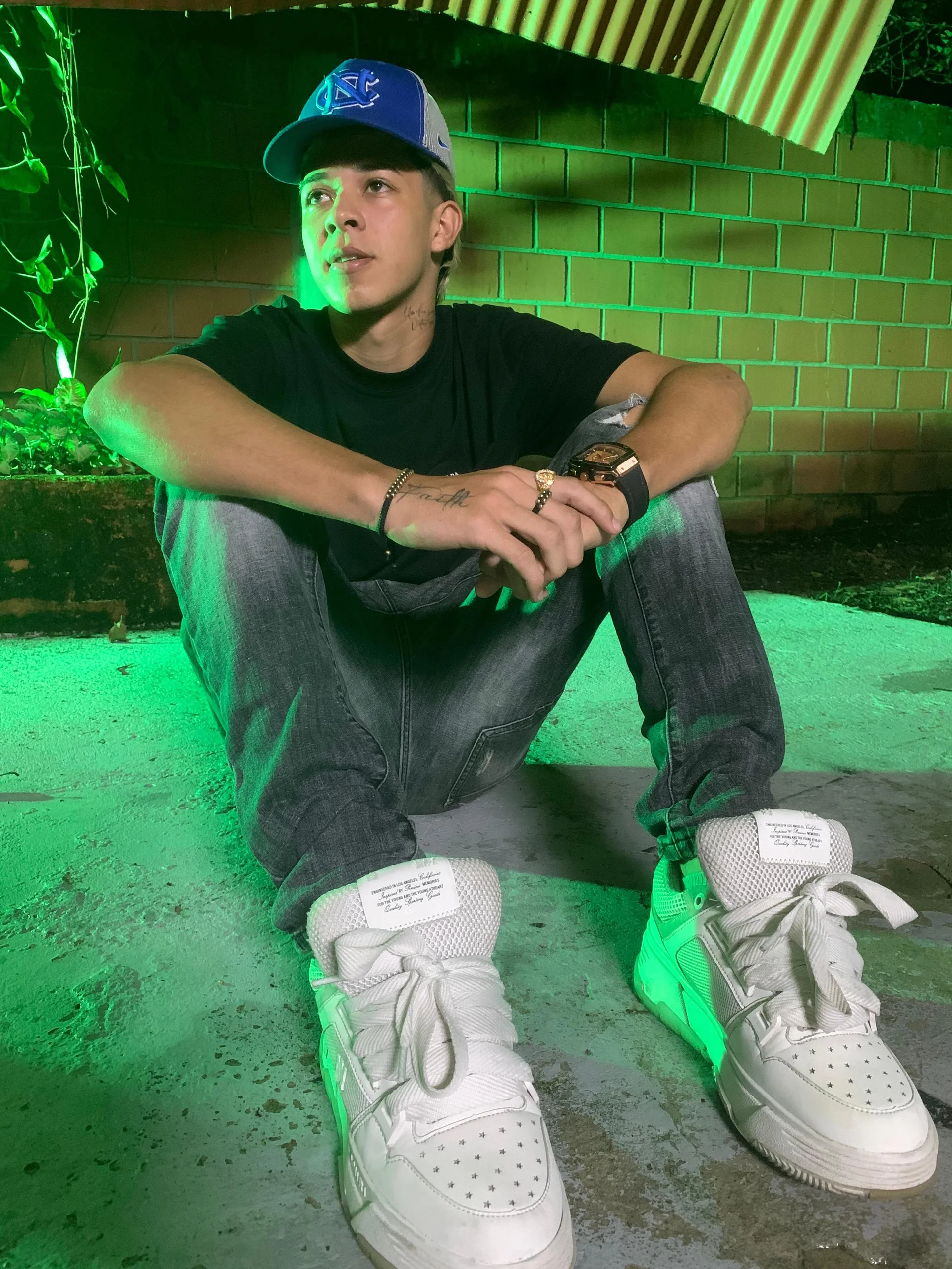 XXX Porn Photo of Nude Jaames_Boy 2