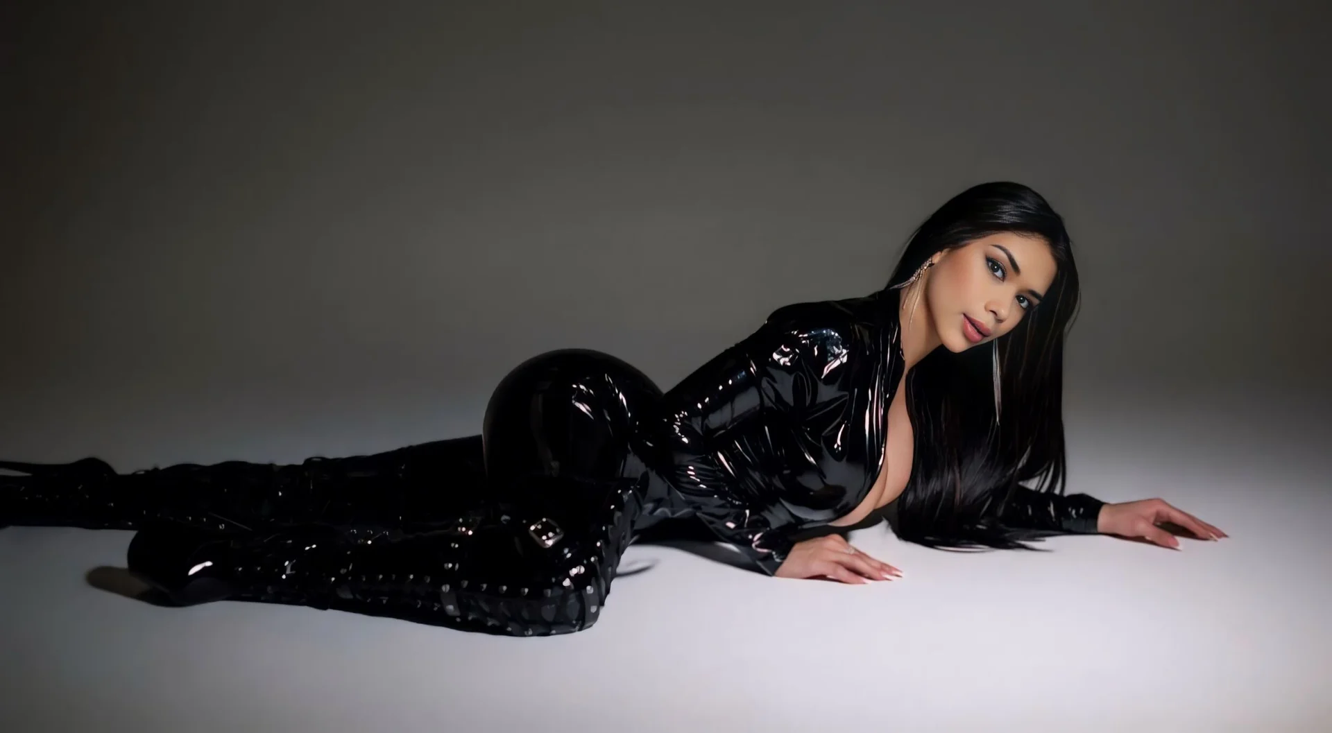 XXX Porn Photo of Nude EXTREMELYDOM 2