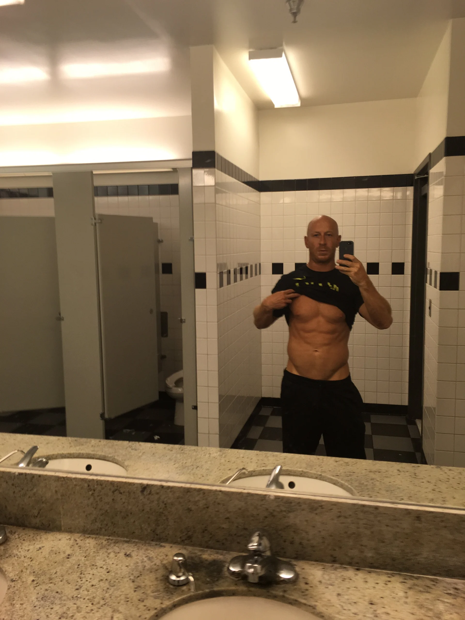 XXX Porn Photo of Nude brotein369 2
