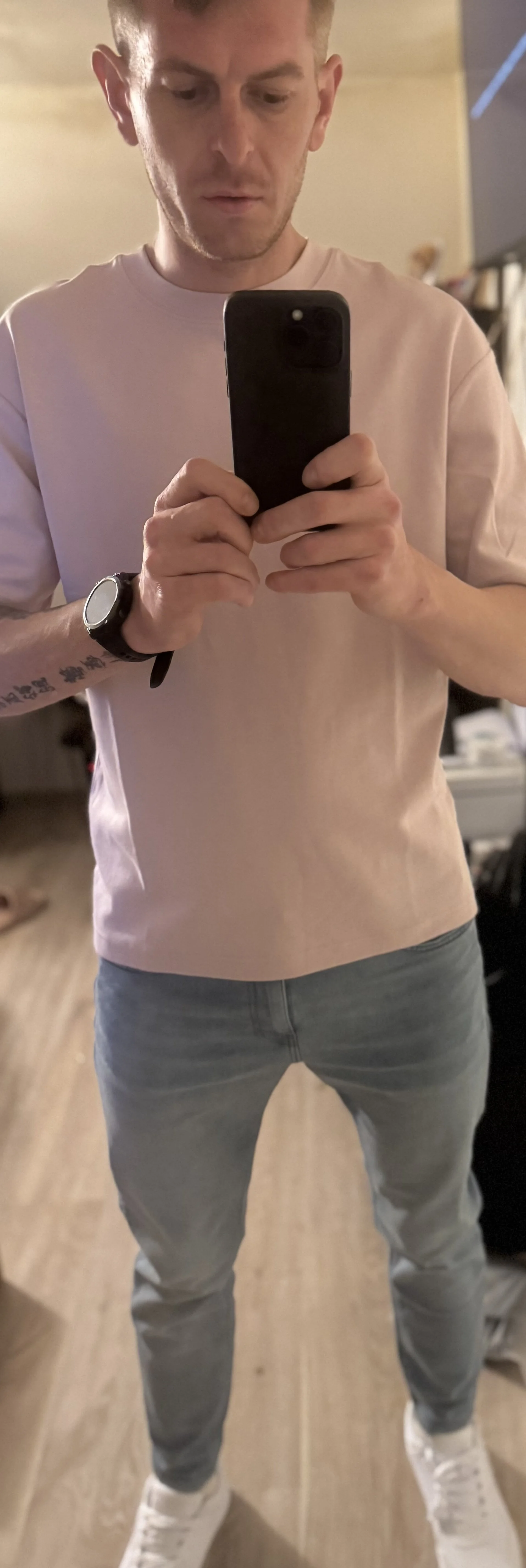 XXX Porn Photo of Nude adrian90bi11 3