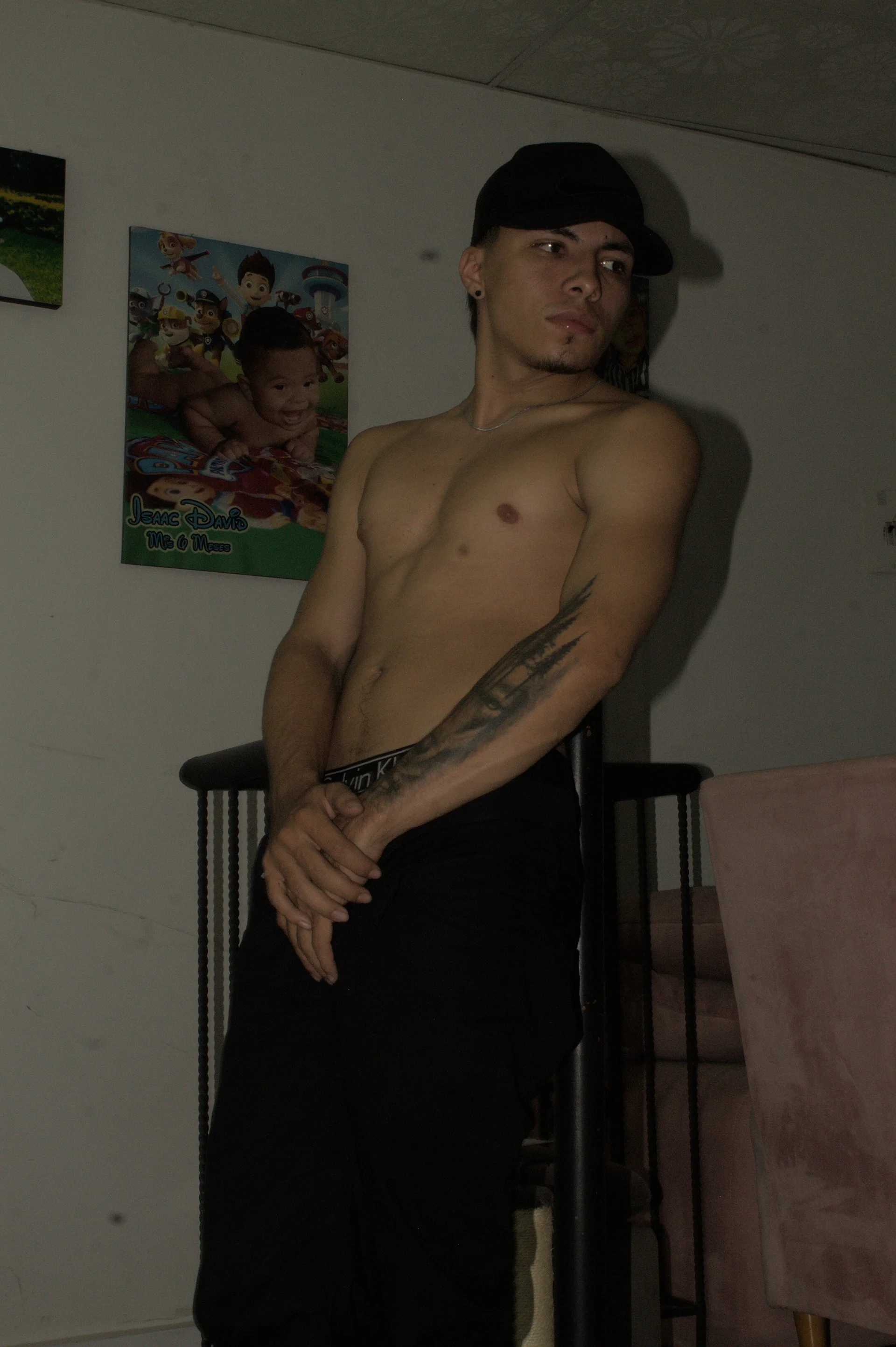 XXX Porn Photo of Nude LoganGreys 28
