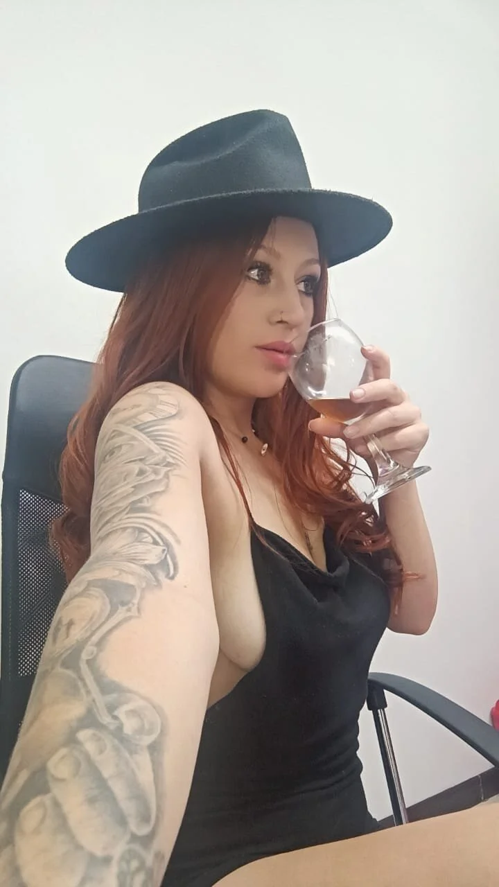 XXX Porn Photo of Nude HornySlut69_ 24