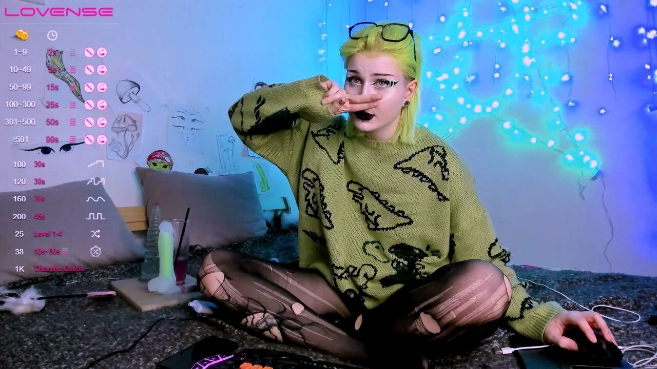 XXX Porn Photo of Nude little_grinch666 6