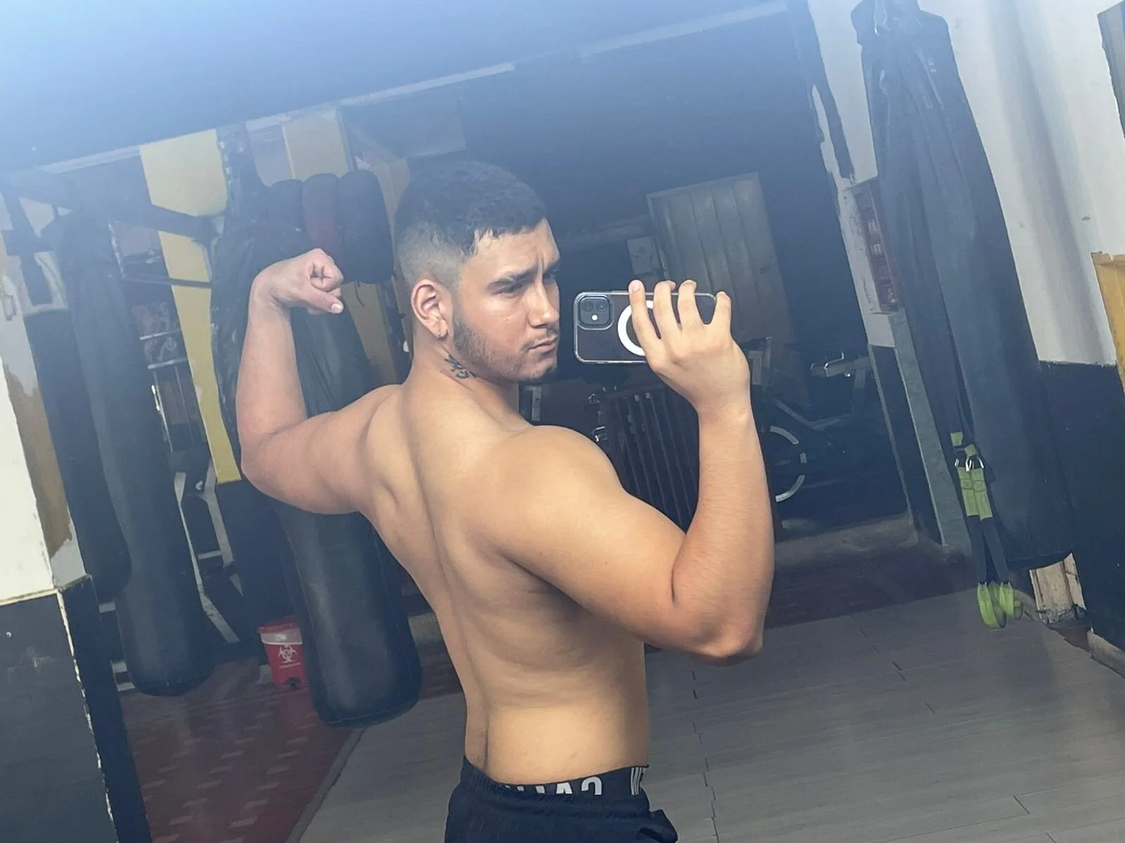 XXX Porn Photo of Nude ander_montoyaa 7