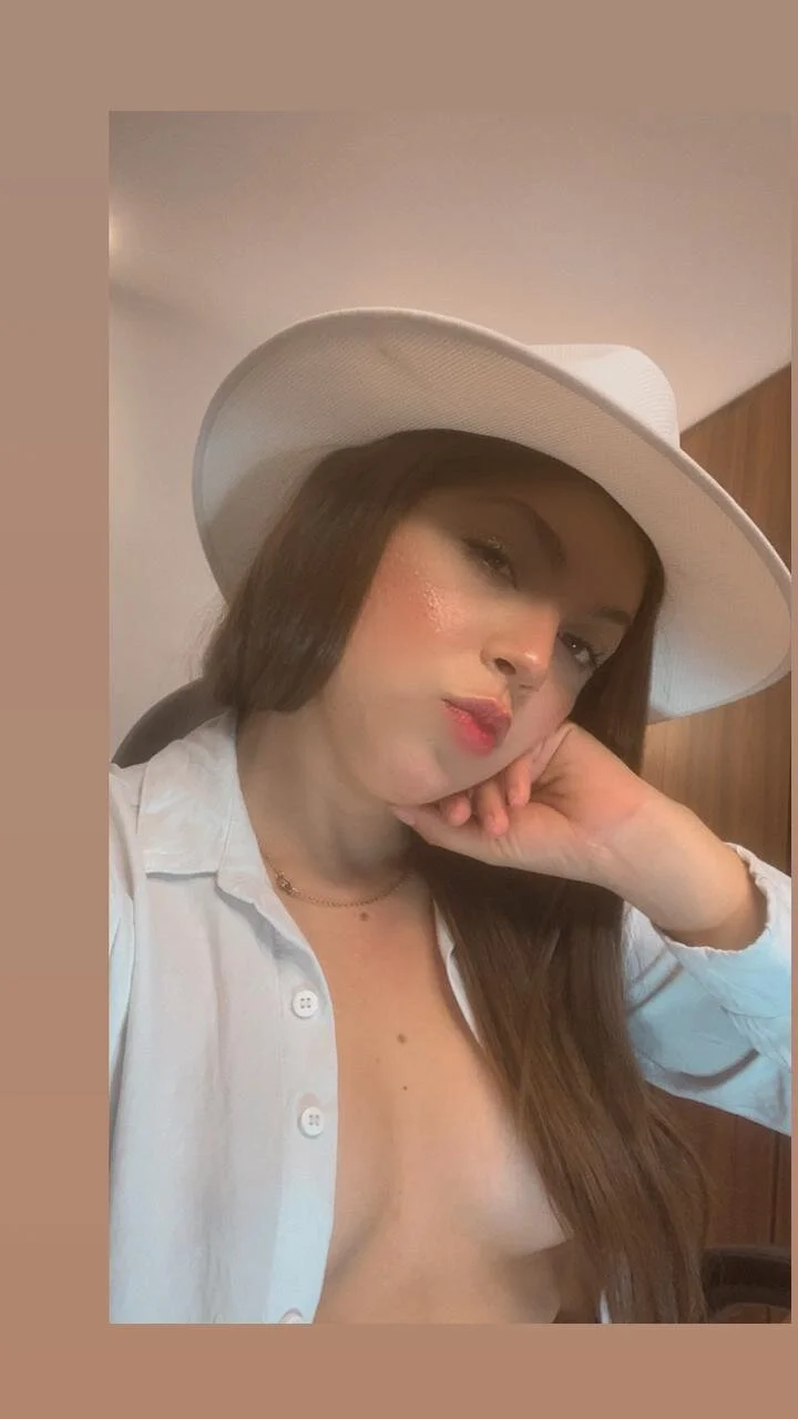XXX Porn Photo of Nude Madelin_carter 16