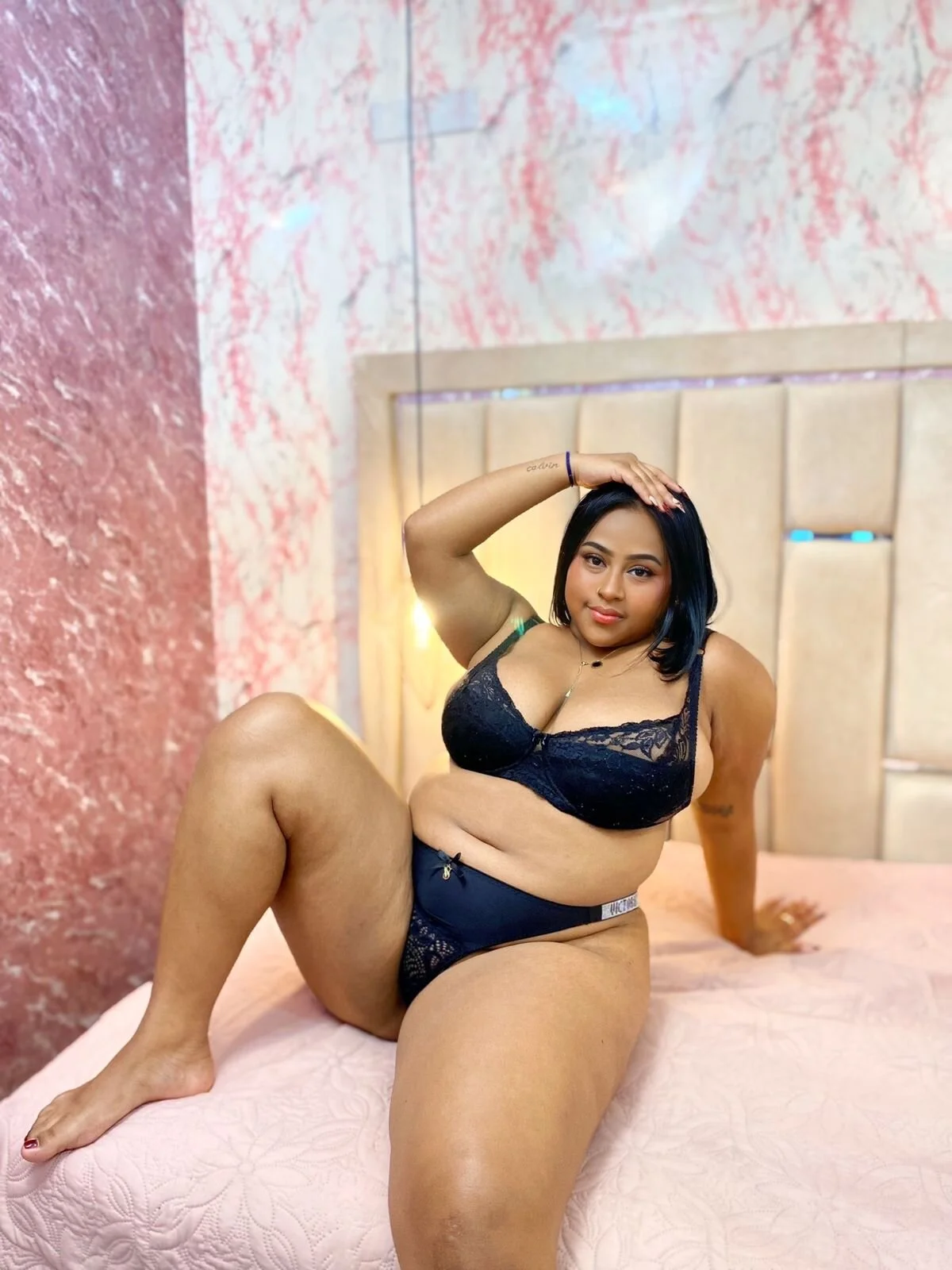 XXX Porn Photo of Nude Luu_Adams 18