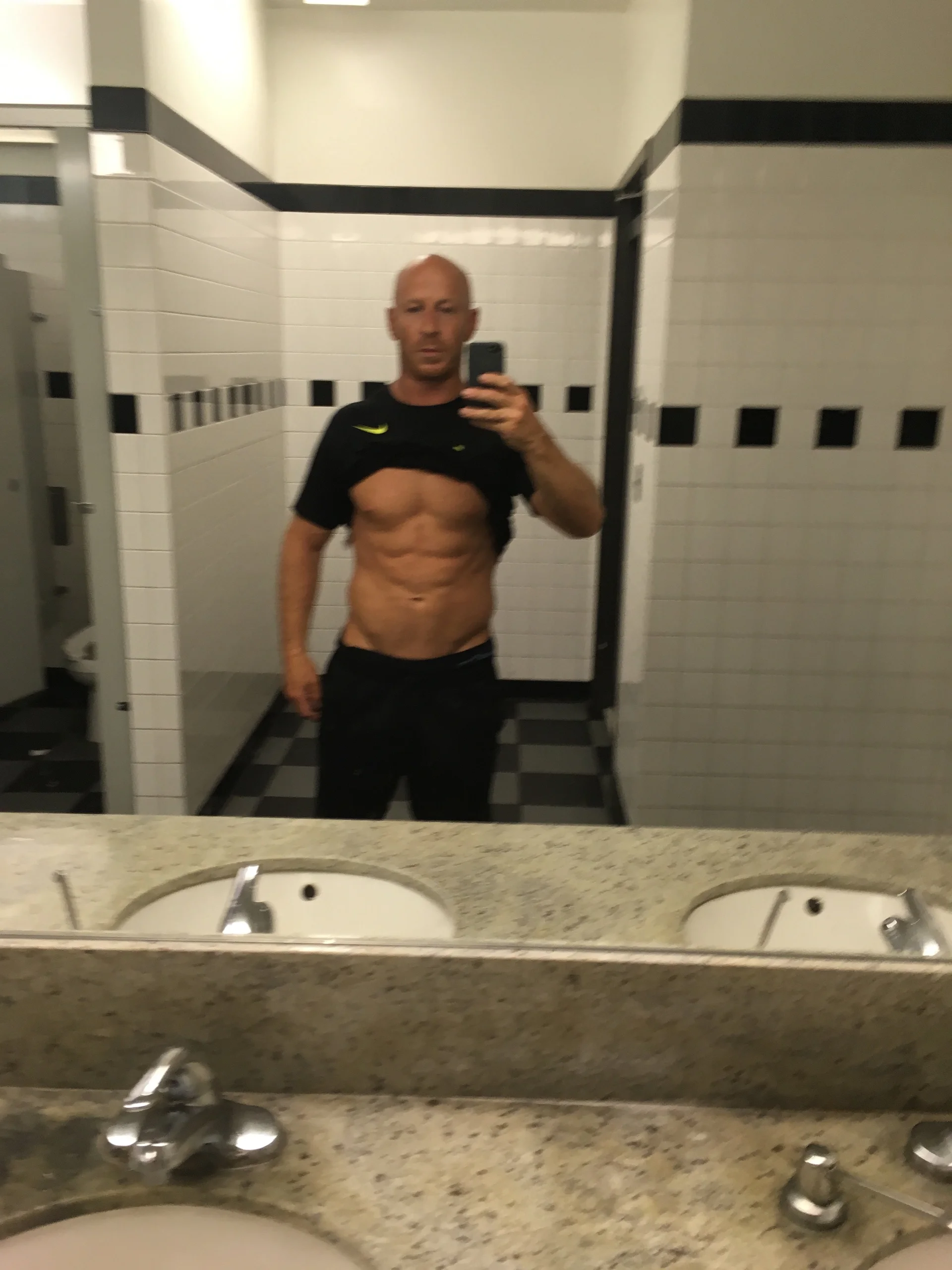 XXX Porn Photo of Nude brotein369 4