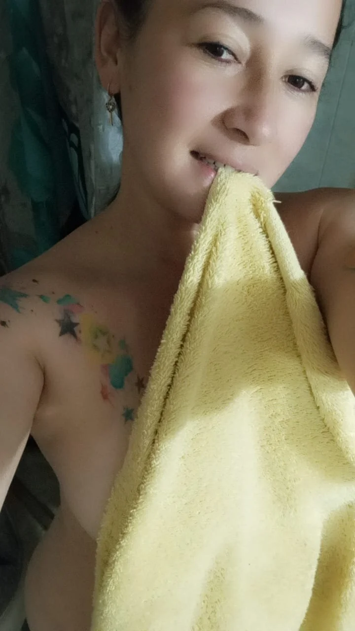 XXX Porn Photo of Nude emilypoppy3 2
