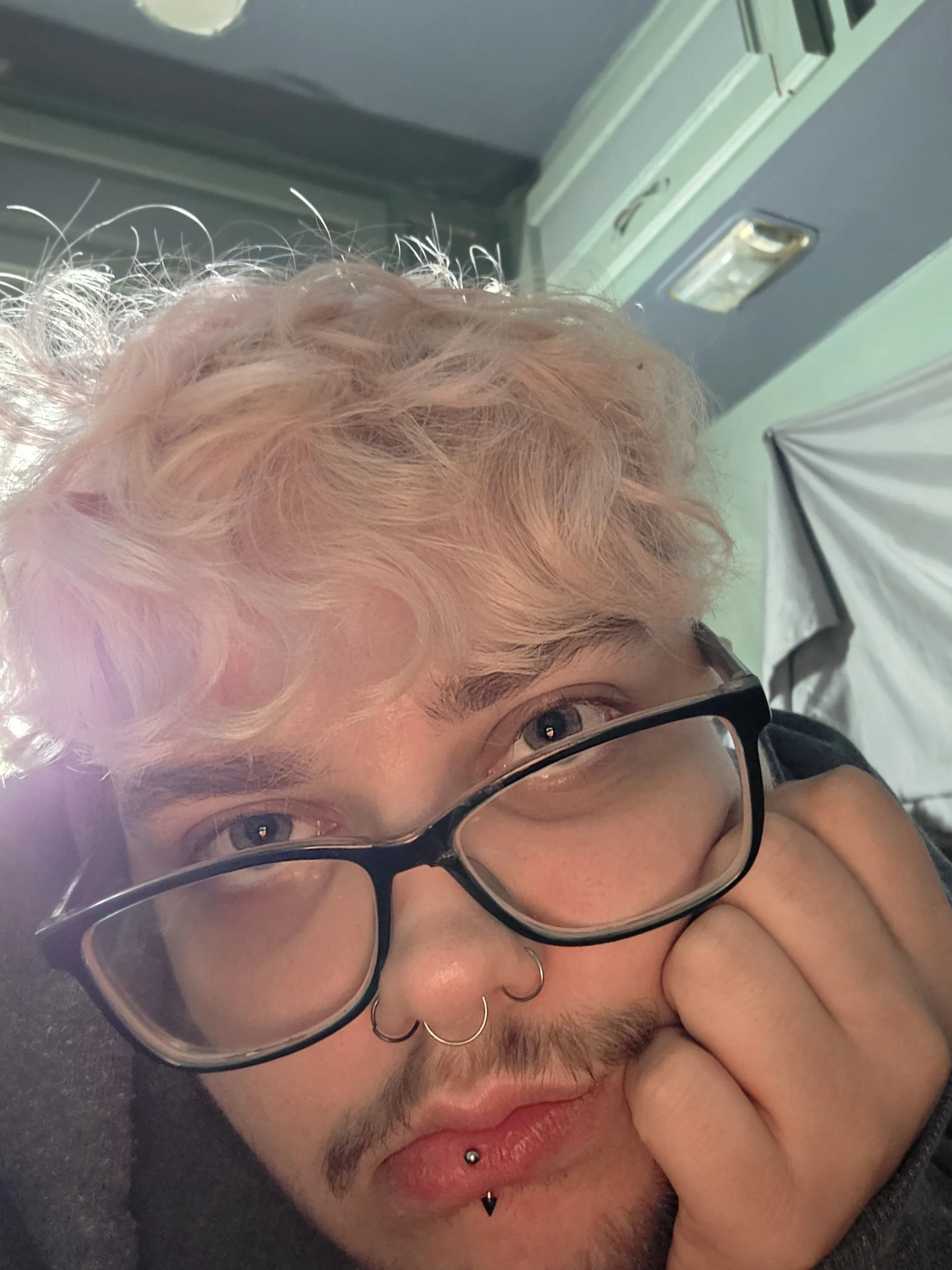 XXX Porn Photo of Nude BashfulEmby 3