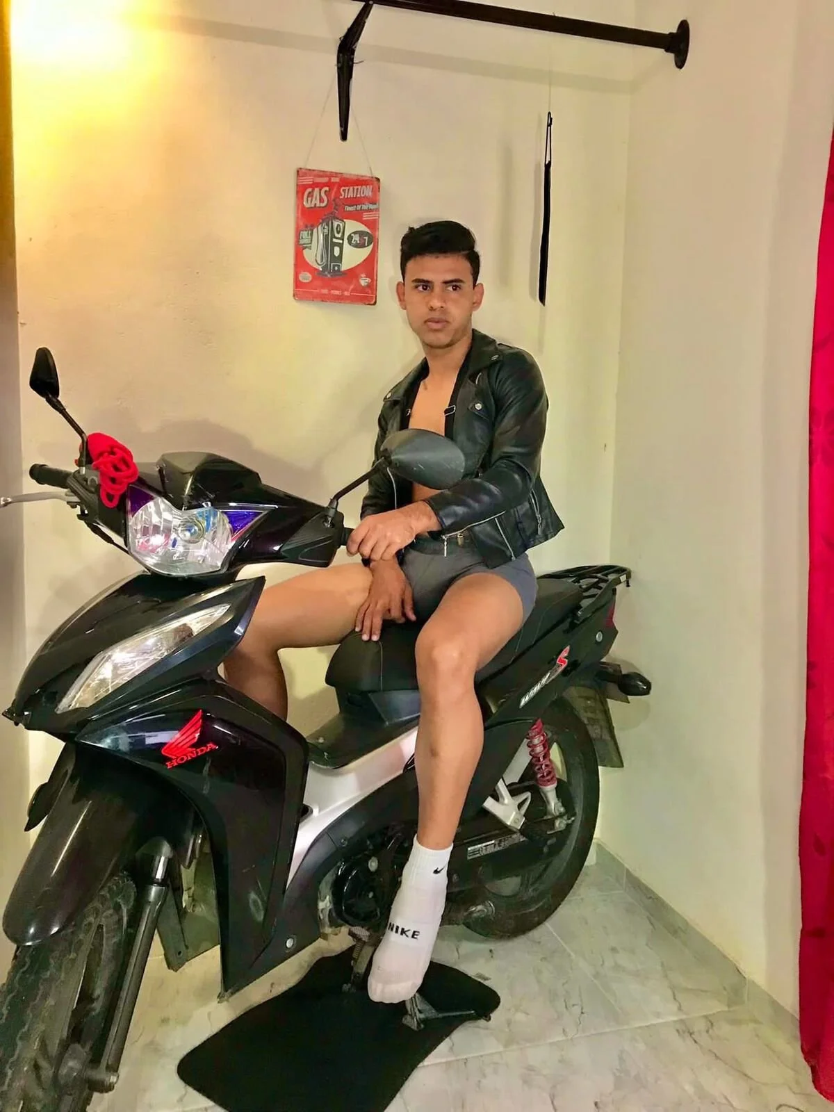 XXX Porn Photo of Nude Zaym_Liam 9
