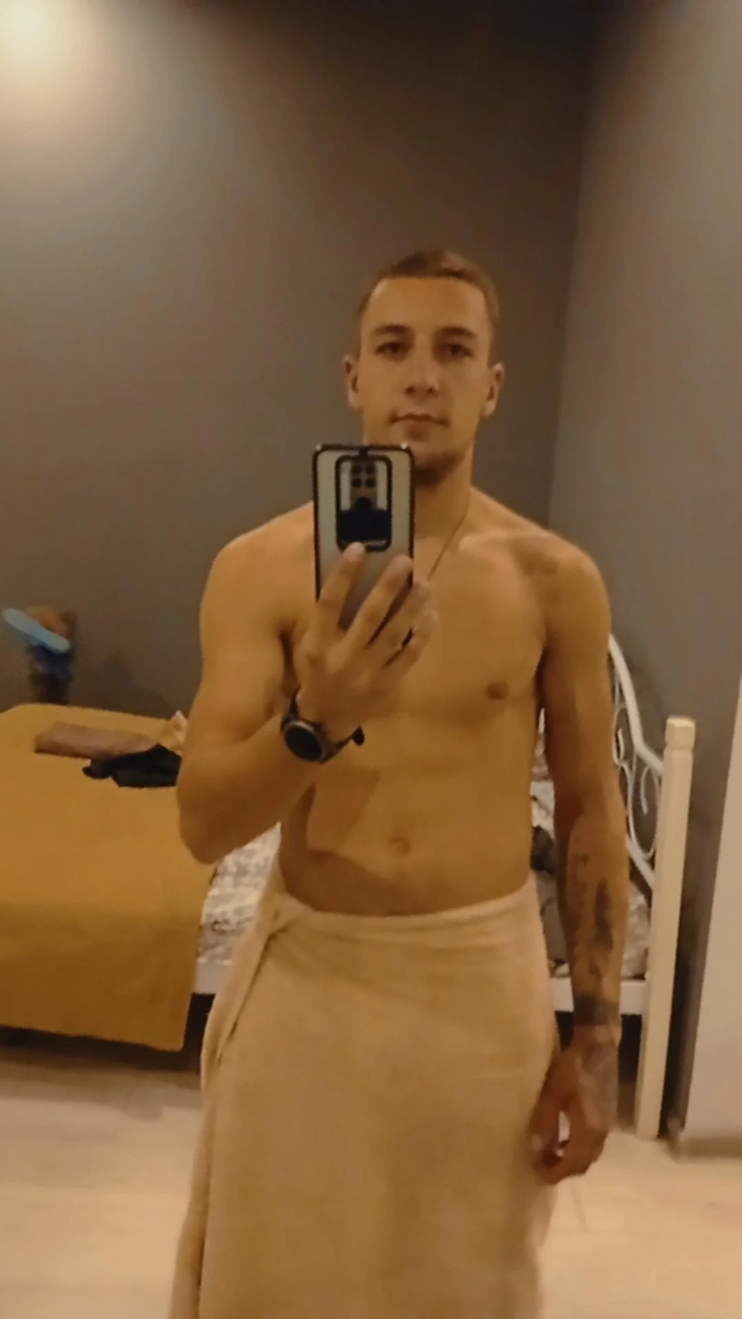 XXX Porn Photo of Nude shy-boy-1999 9