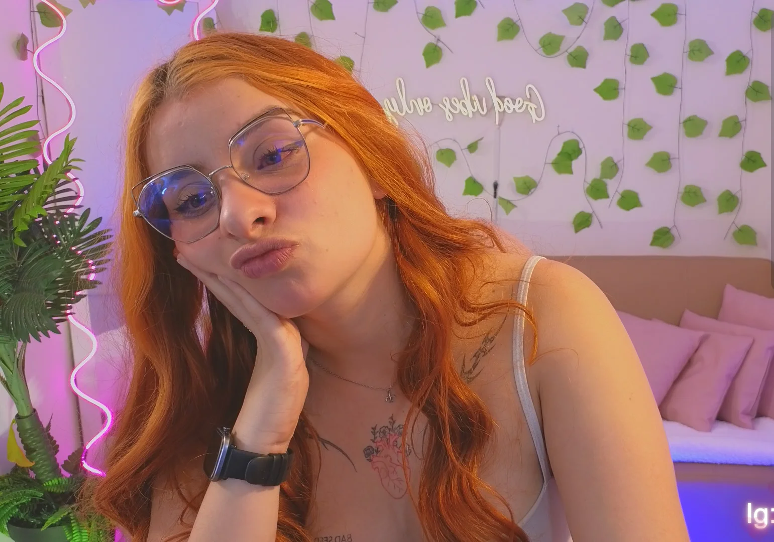 XXX Porn Photo of Nude Naomy_tay1 6