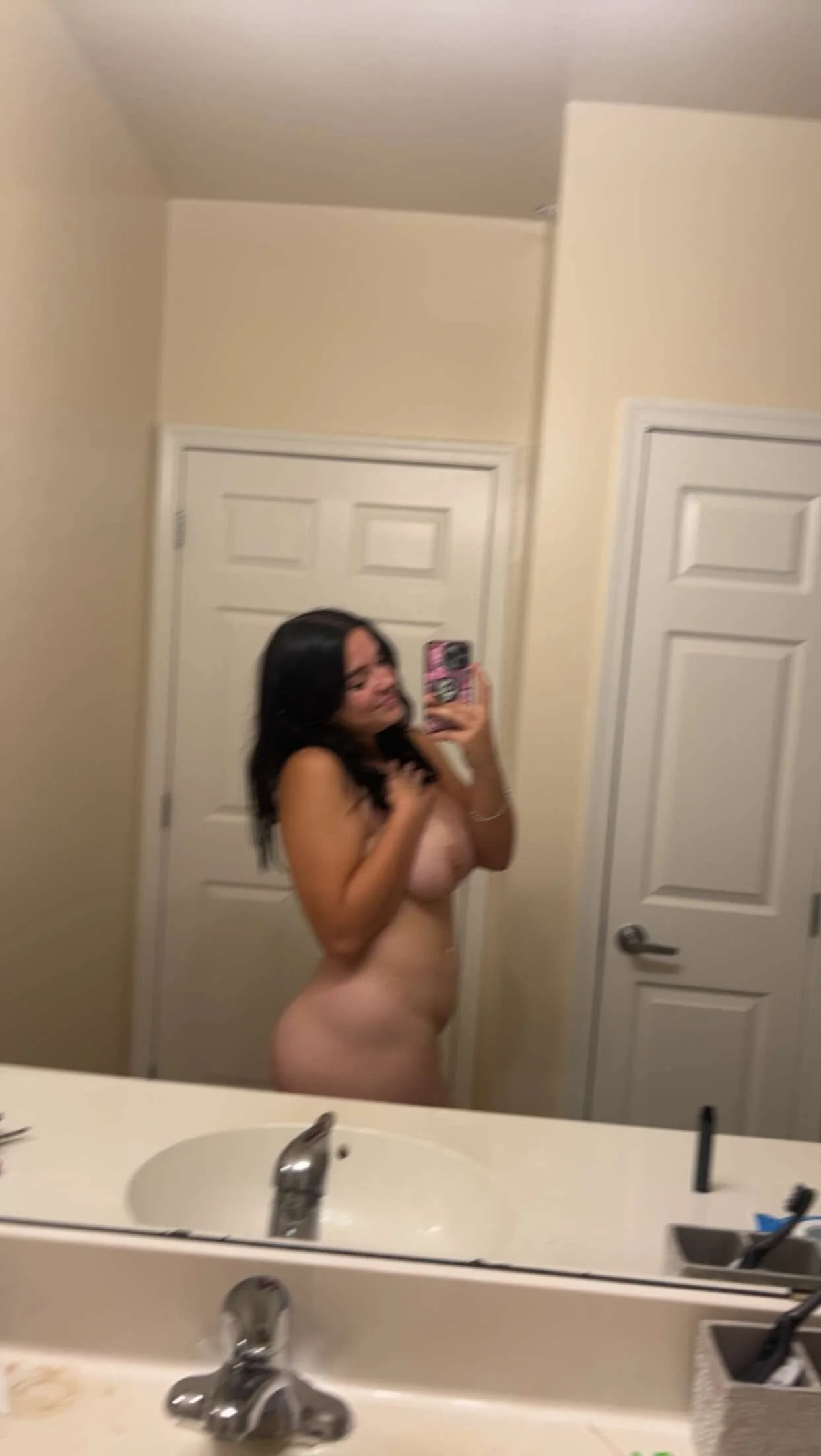 XXX Porn Photo of Nude kinsiebaby 1