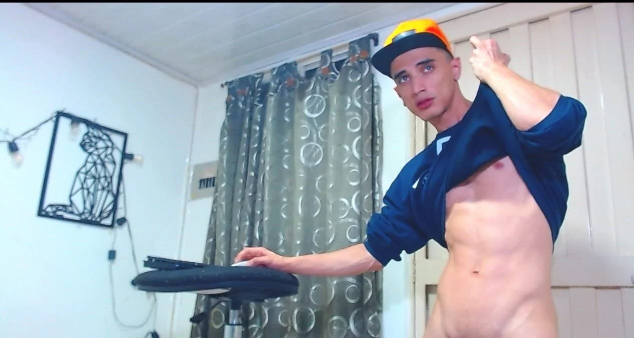 XXX Porn Photo of Nude felipe_colinss 2