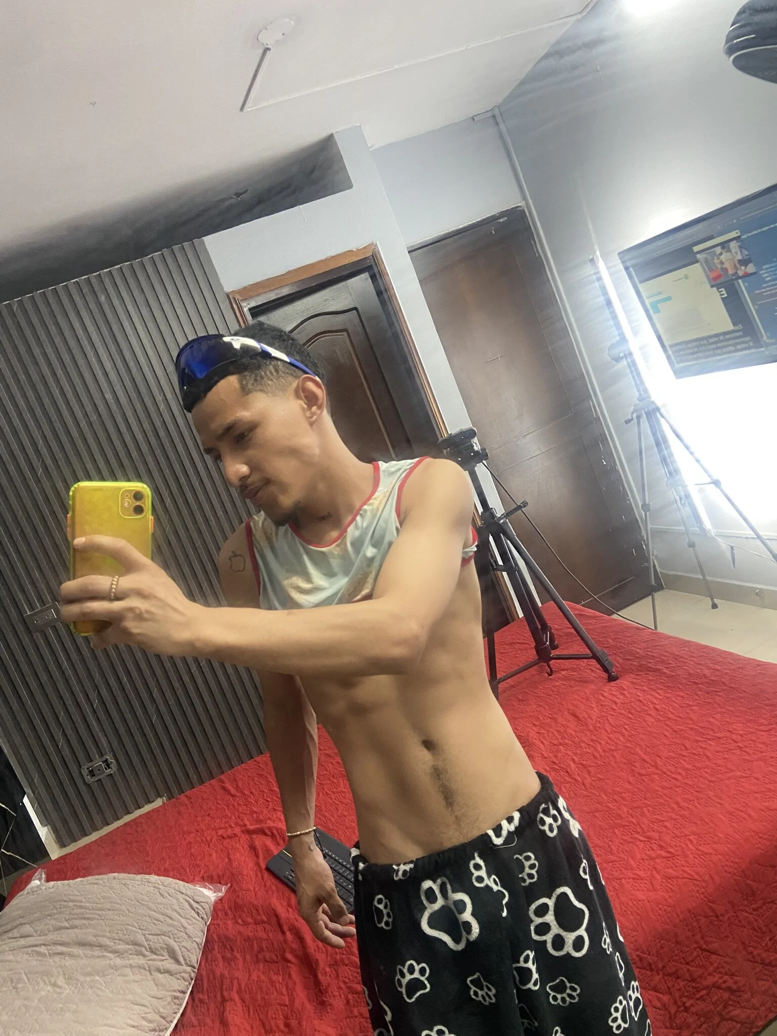 XXX Porn Photo of Nude Camilo_Contreras 12