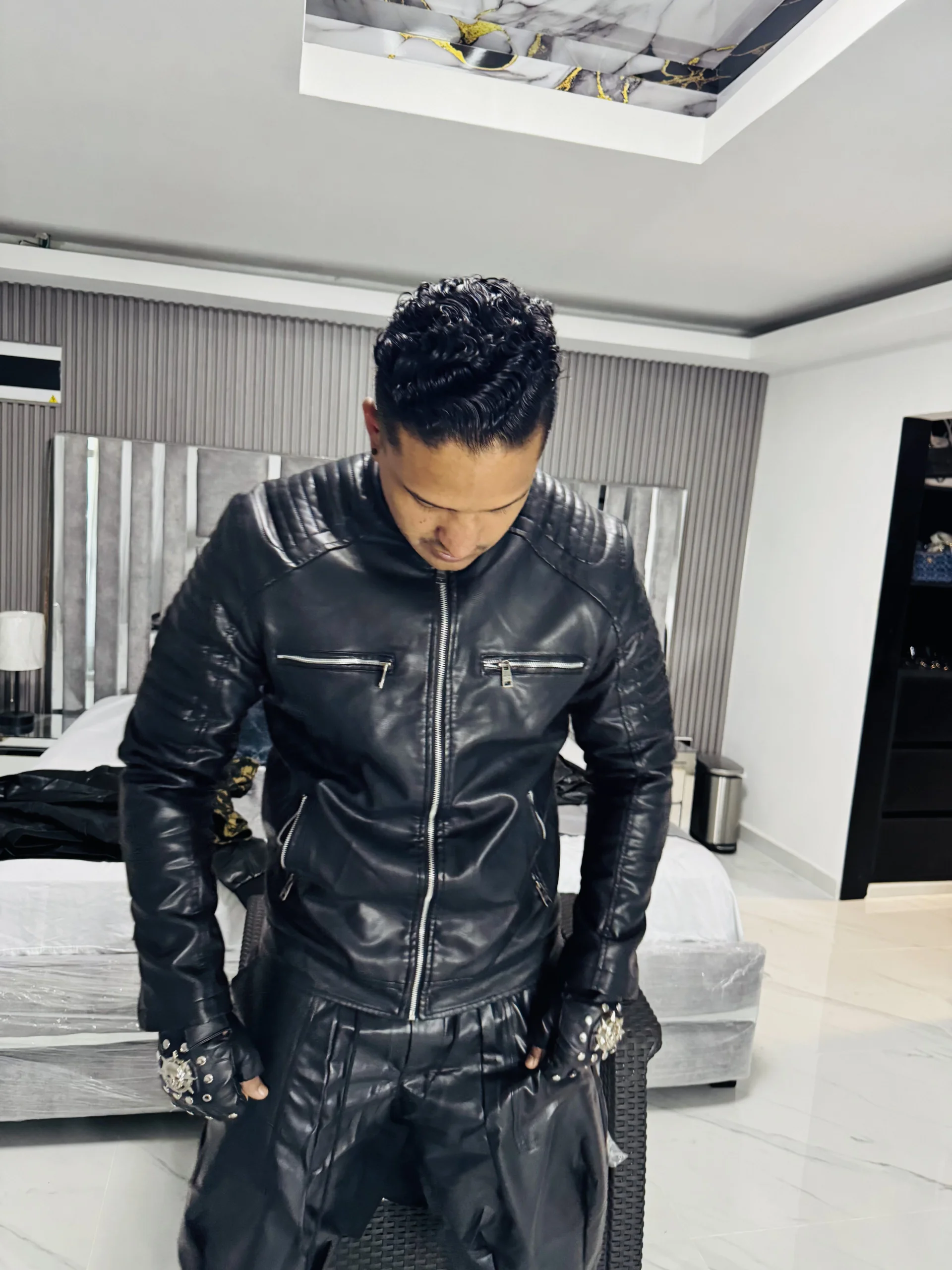 XXX Porn Photo of Nude master_leather 59