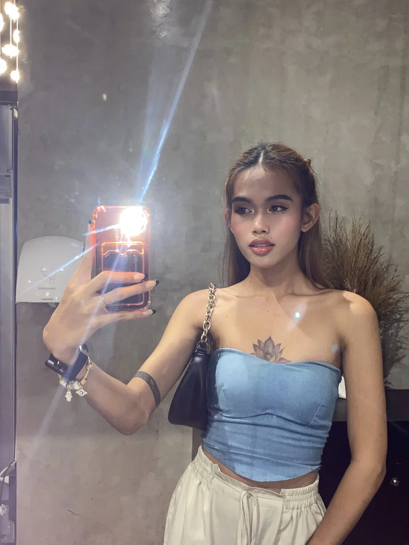 XXX Porn Photo of Nude YougotLara 16