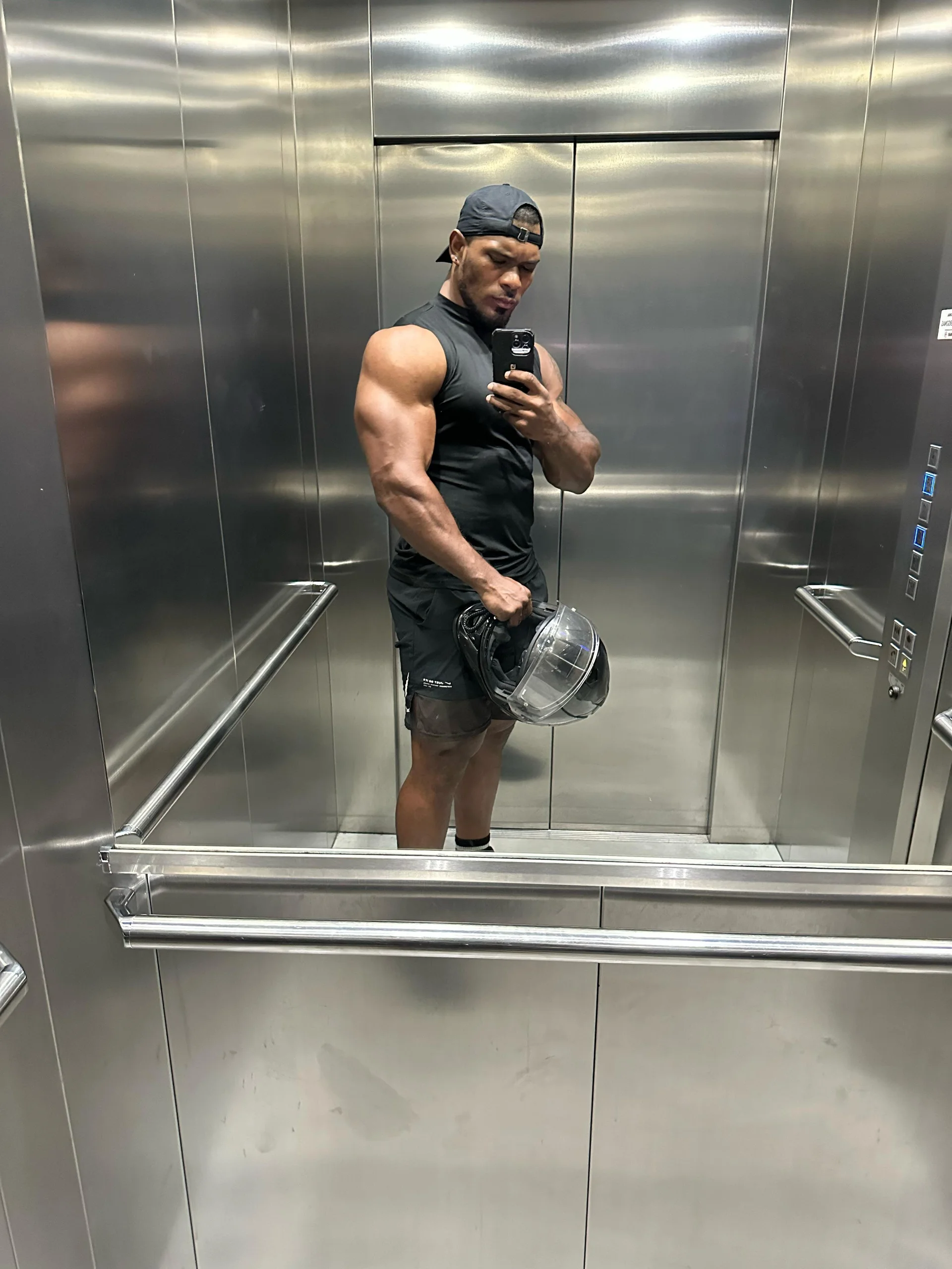 XXX Porn Photo of Nude Tyler_Waka01 17