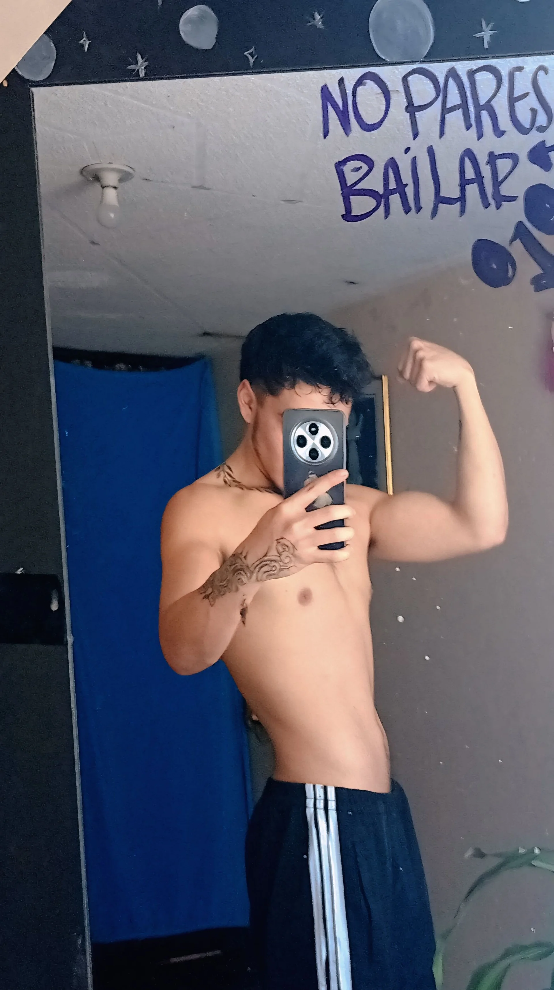 XXX Porn Photo of Nude CriZtancho 3