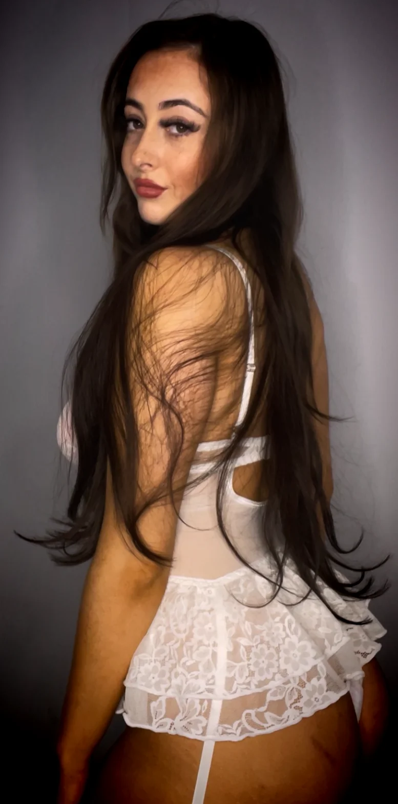 XXX Porn Photo of Nude BrunetteBarbieXx_ 4