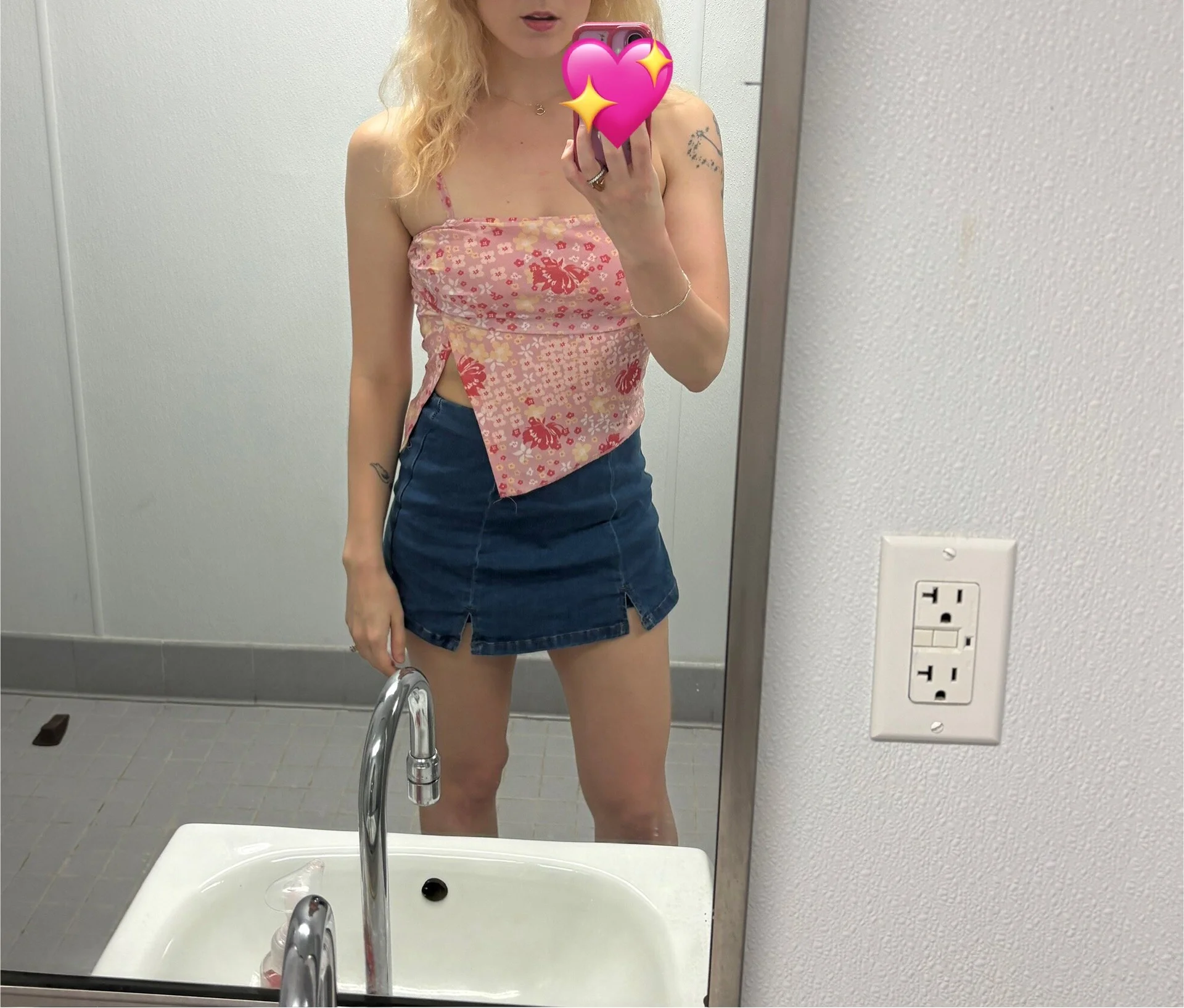 XXX Porn Photo of Nude Elsa-Doll 1