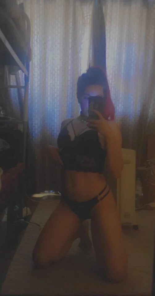 XXX Porn Photo of Nude Allice_in_hornyland69 3