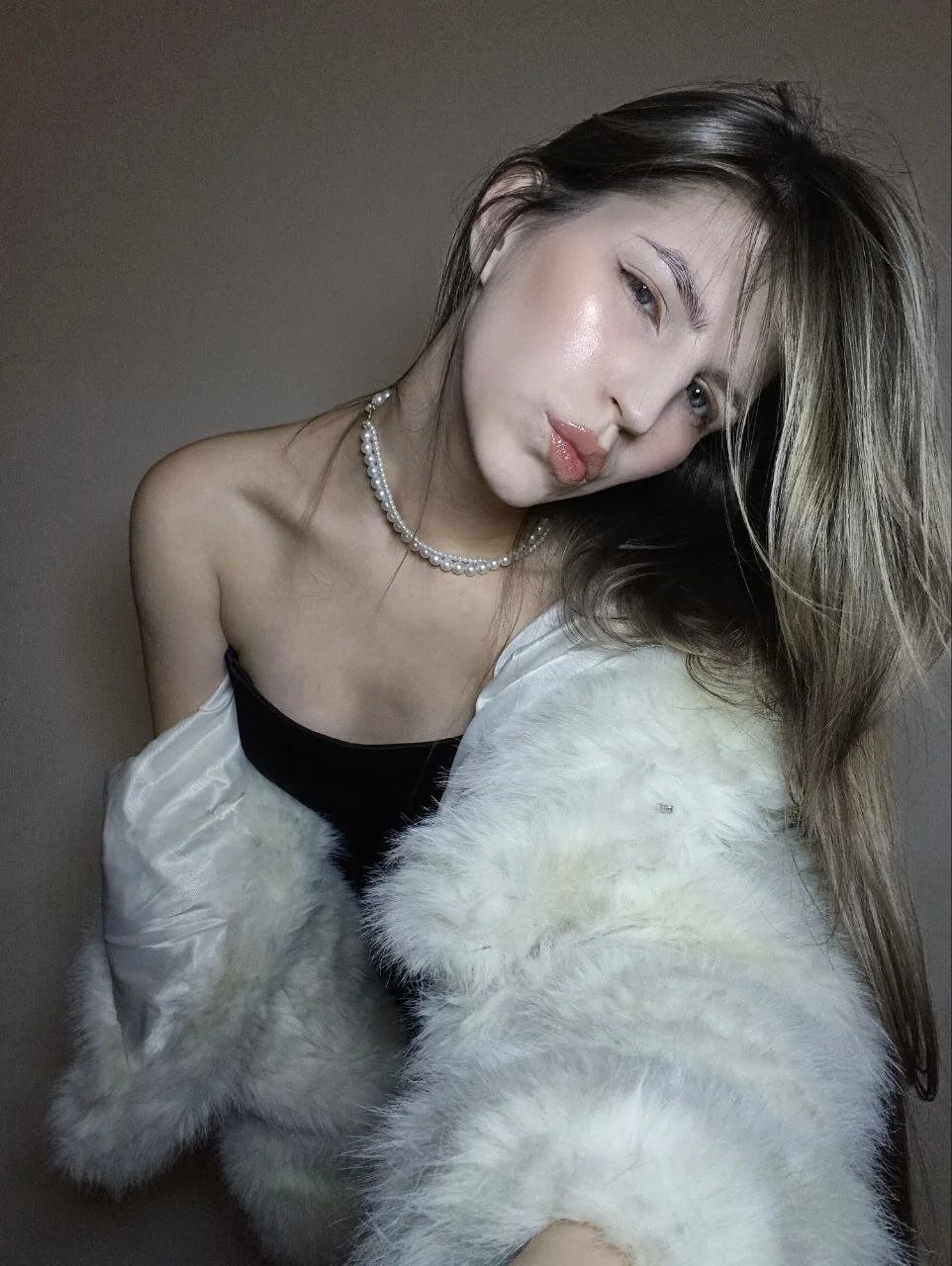 XXX Porn Photo of Nude LesleyCharm 5