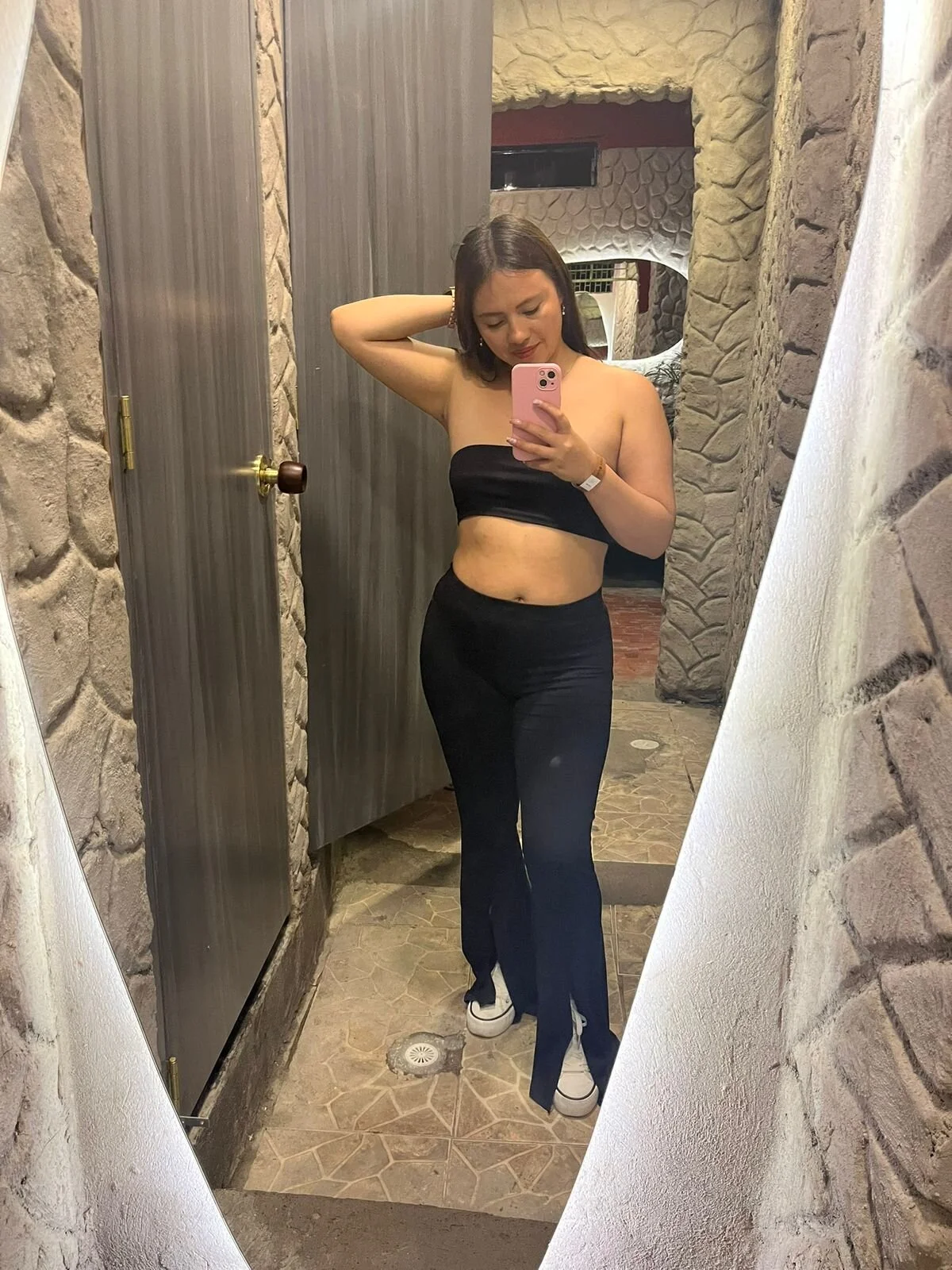 XXX Porn Photo of Nude lauraguzman 21
