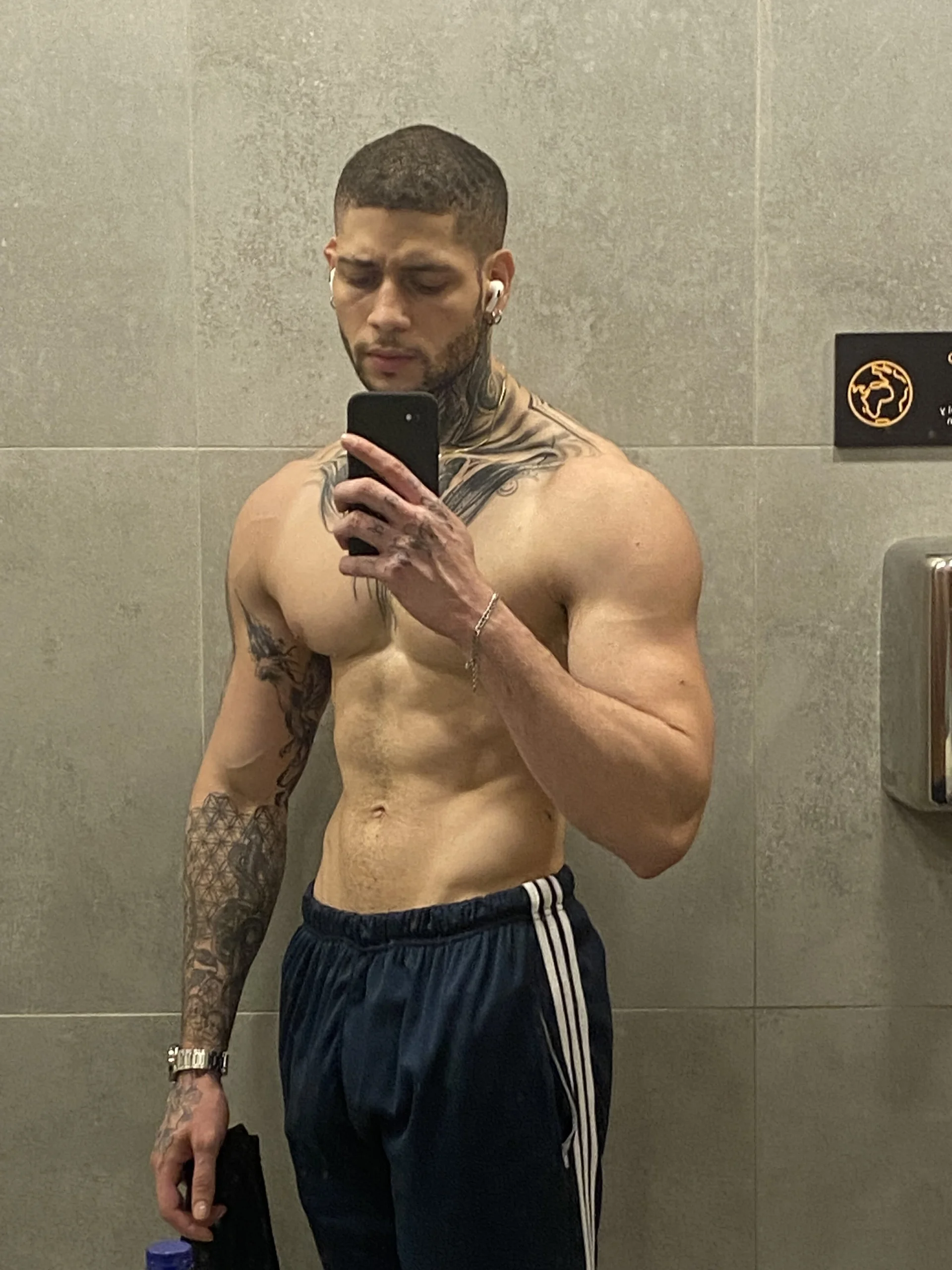 XXX Porn Photo of Nude _jamesleandros1 7