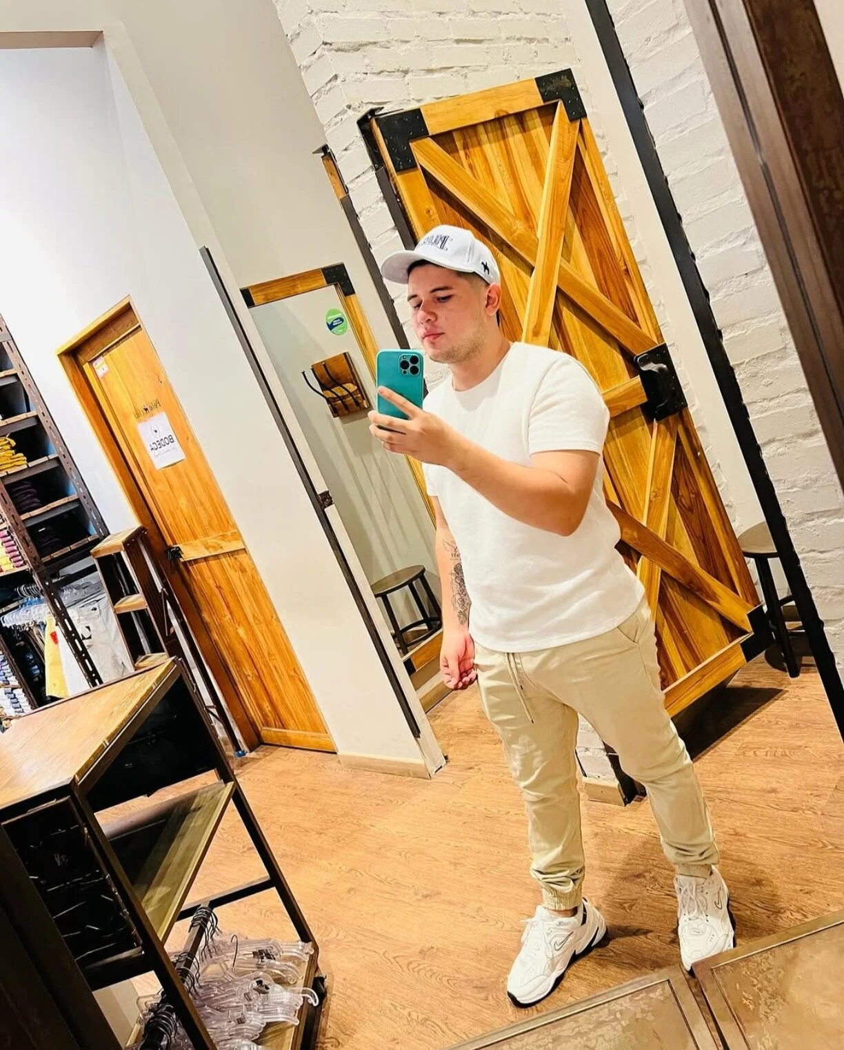 XXX Porn Photo of Nude ian_charmboy 7