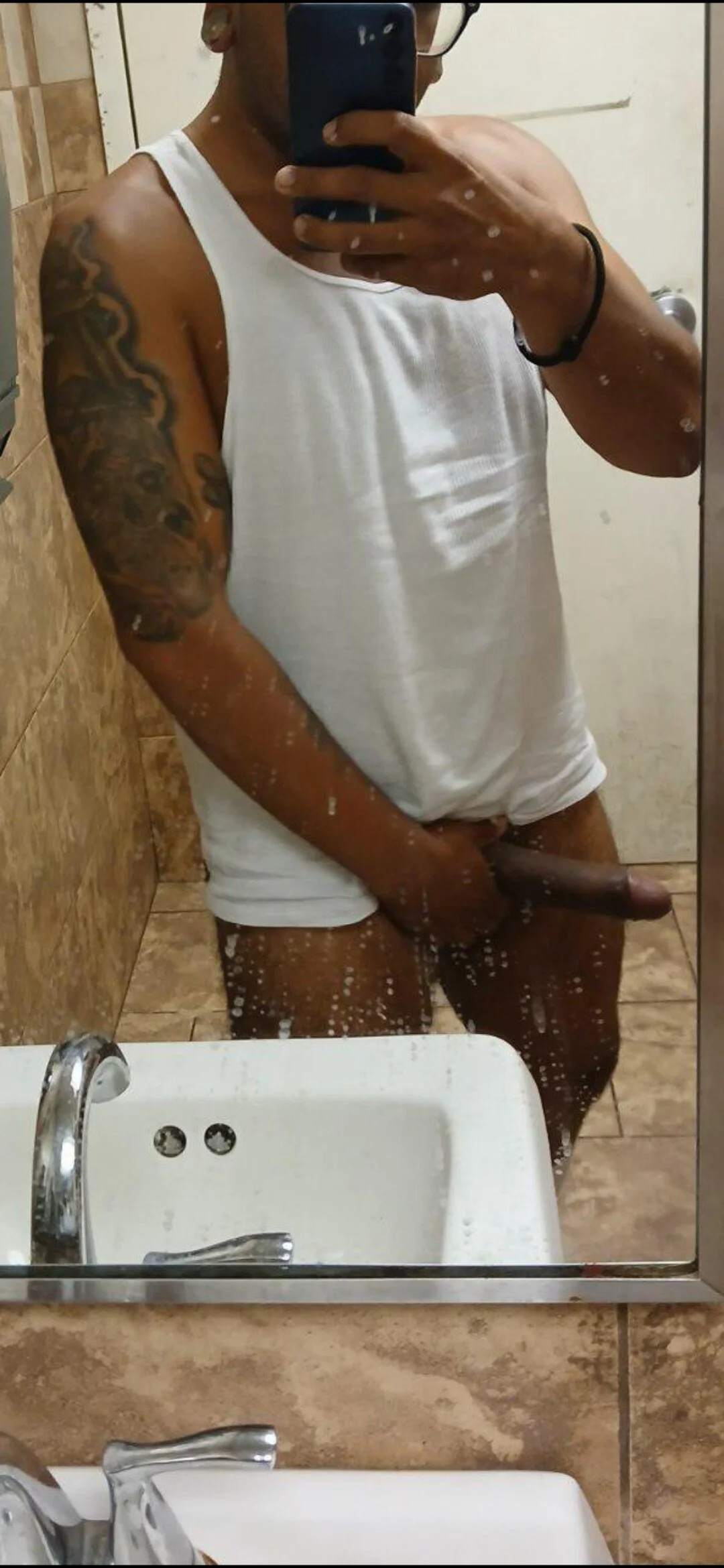 XXX Porn Photo of Nude Mikelawrryy24_ 4