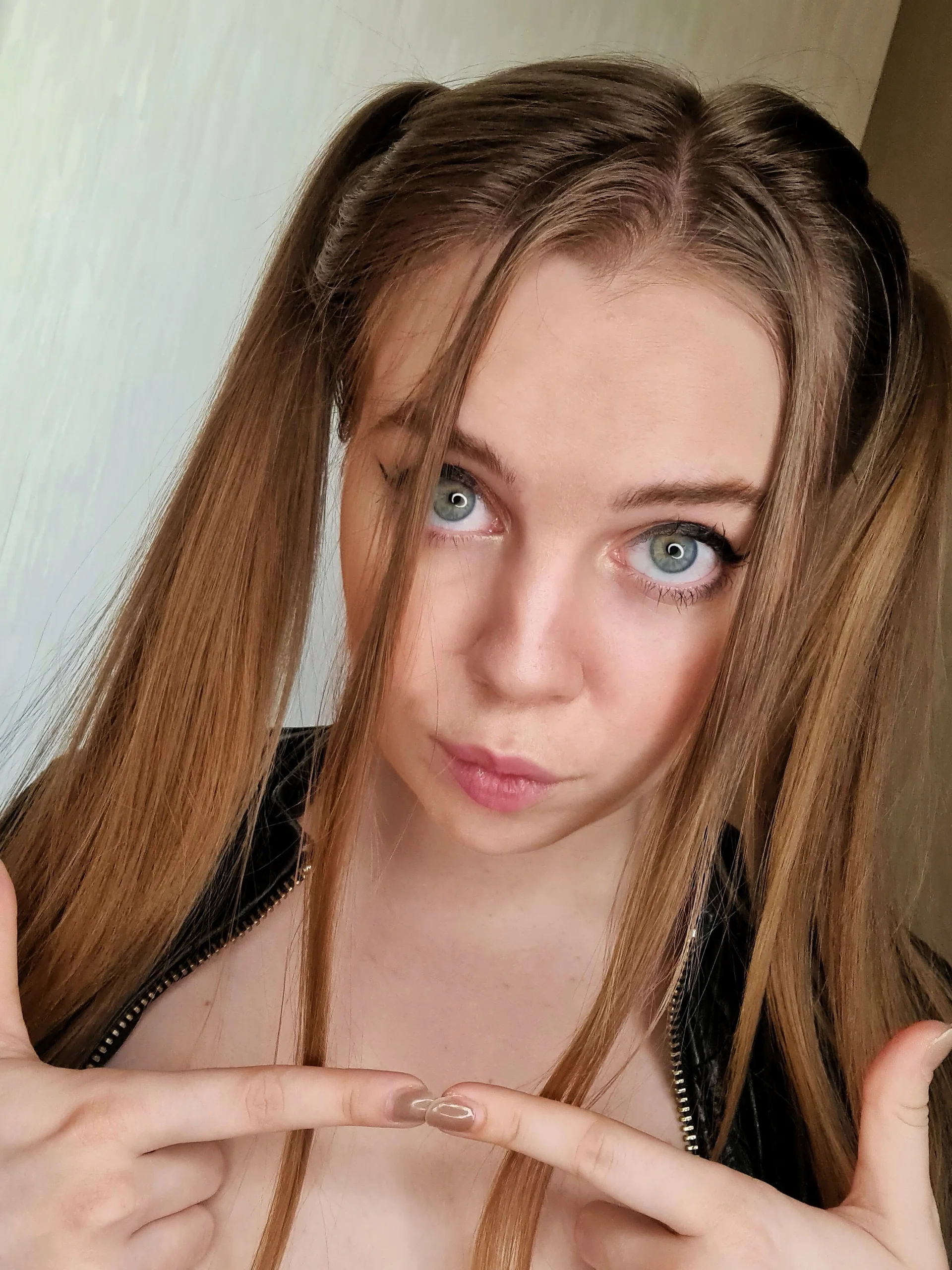 XXX Porn Photo of Nude bratwifelina 15