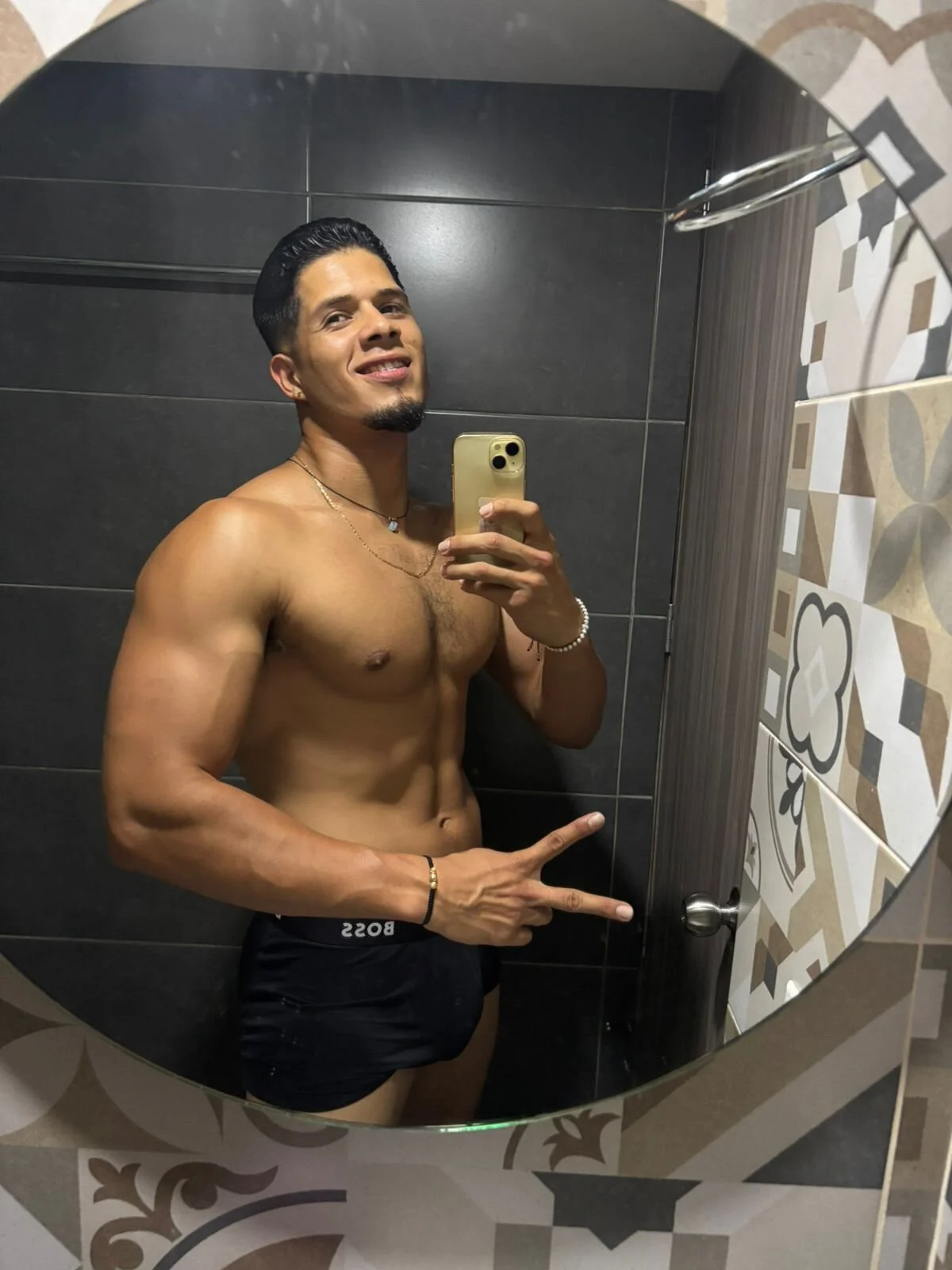 XXX Porn Photo of Nude taurus_boy1 11