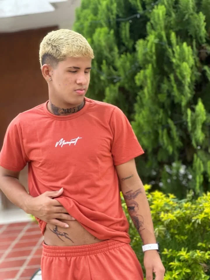 XXX Porn Photo of Nude Dylan_horny 6