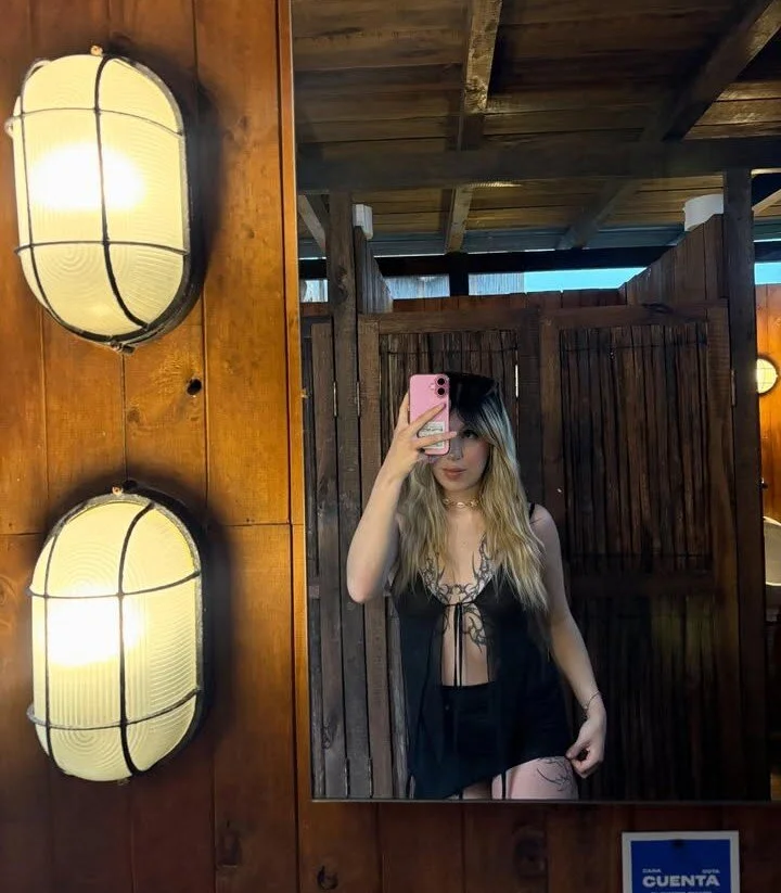 XXX Porn Photo of Nude MindyDollSquirt 13