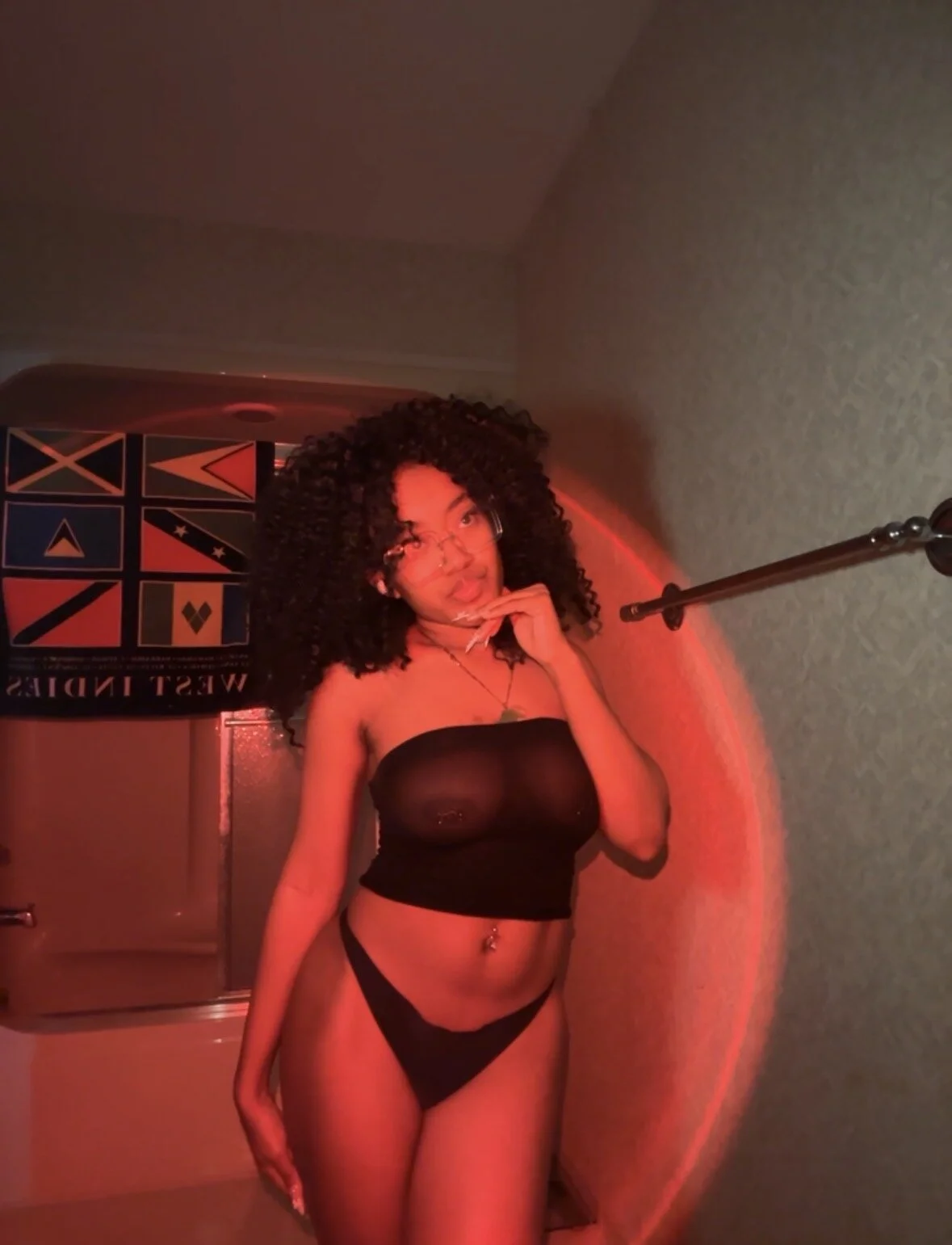 XXX Porn Photo of Nude lifeoftt_19xx 61