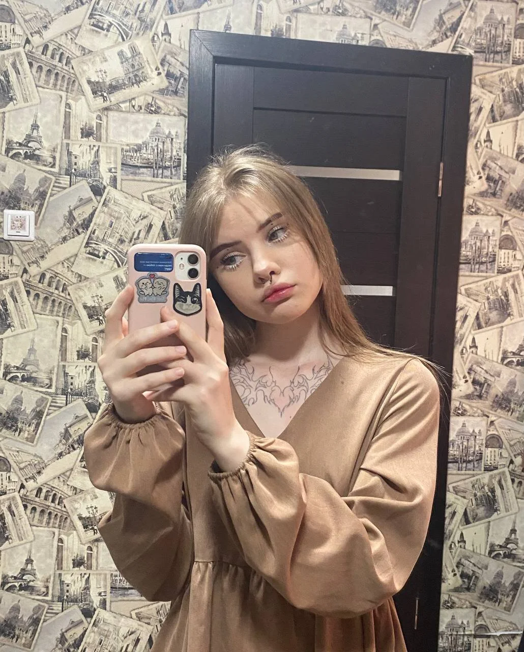 XXX Porn Photo of Nude CarolinePepper 12