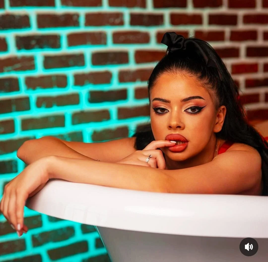 XXX Porn Photo of Nude MolyStone 6