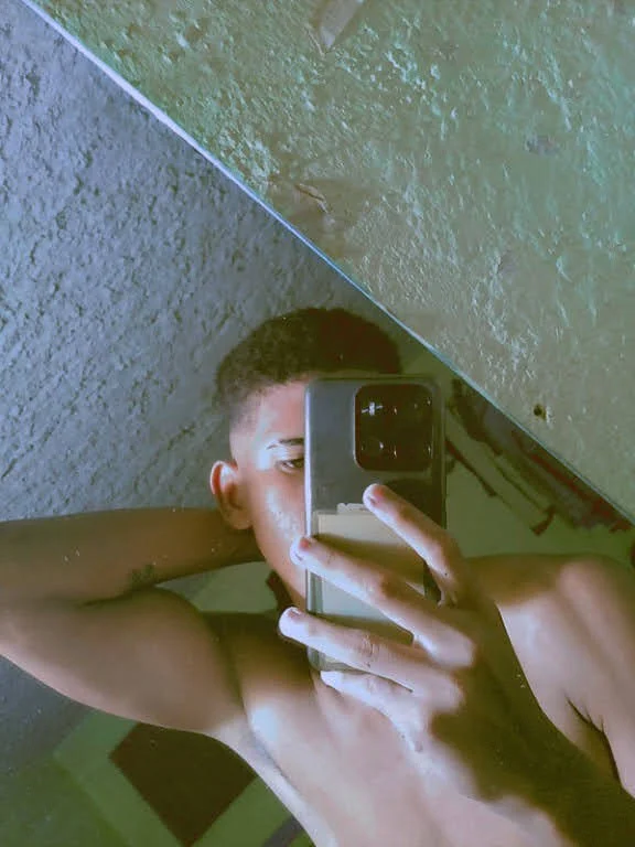 XXX Porn Photo of Nude leo2052 1